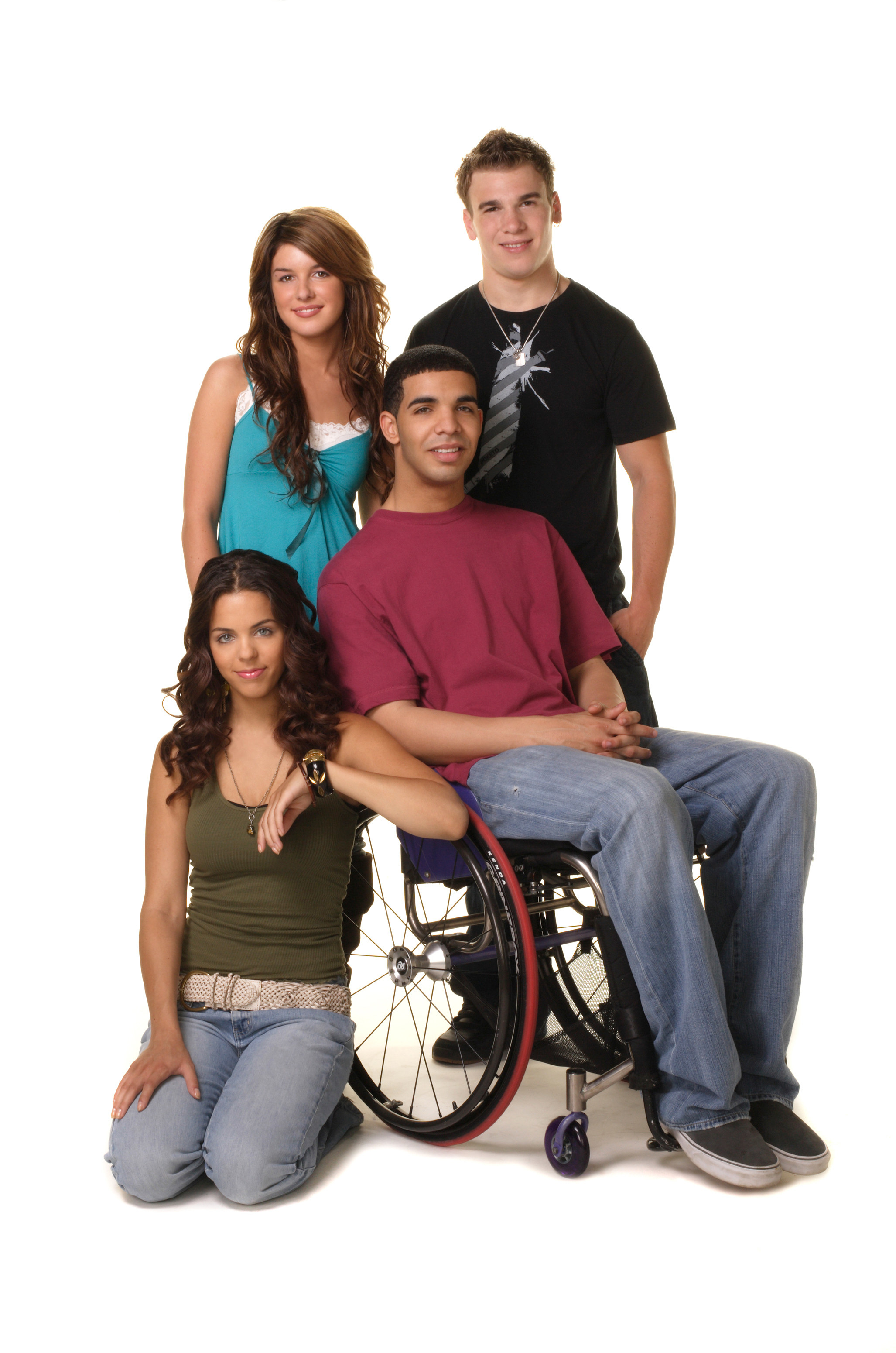 The cast of degrassi featuring Drake