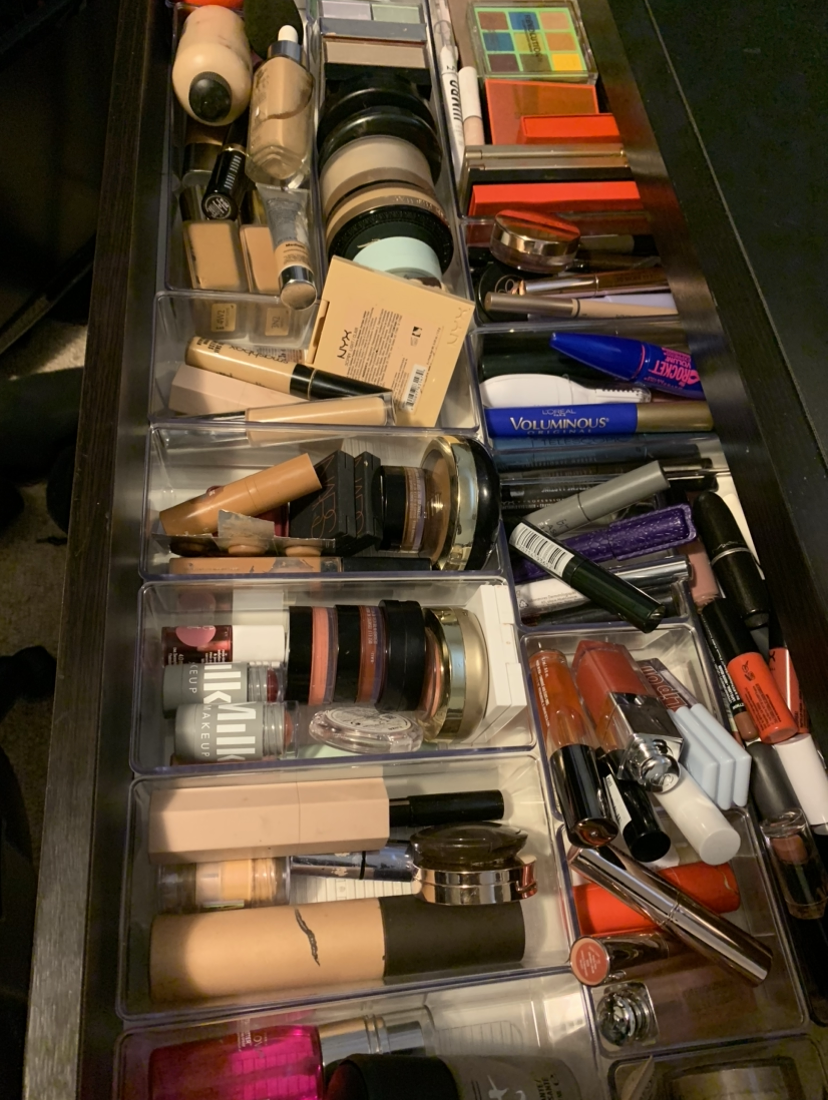 BuzzFeed writer&#x27;s makeup drawer organized thanks to the bins