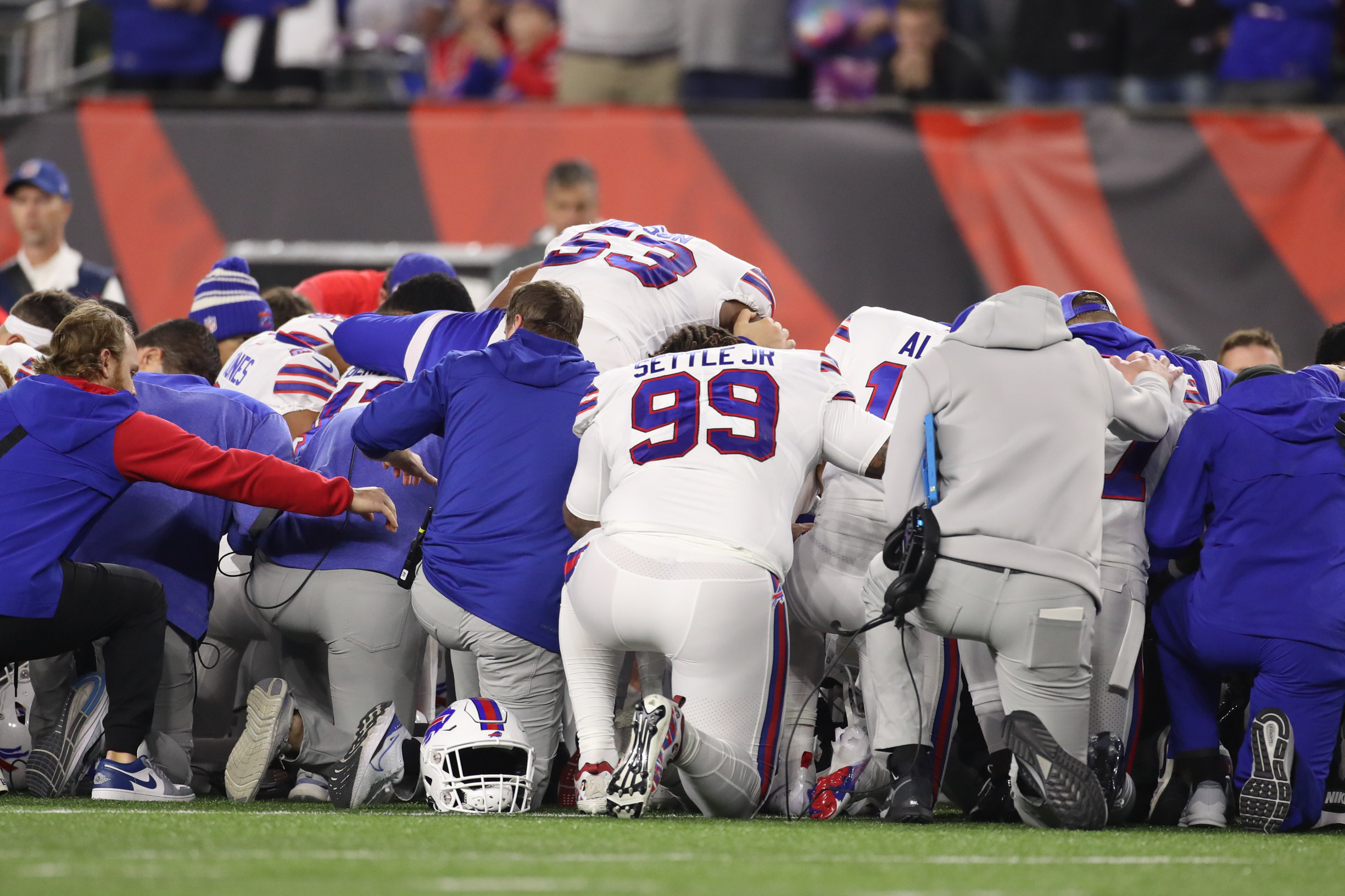 NFL star Damar Hamlin's family thanks fans for support after his collapse -  BBC News