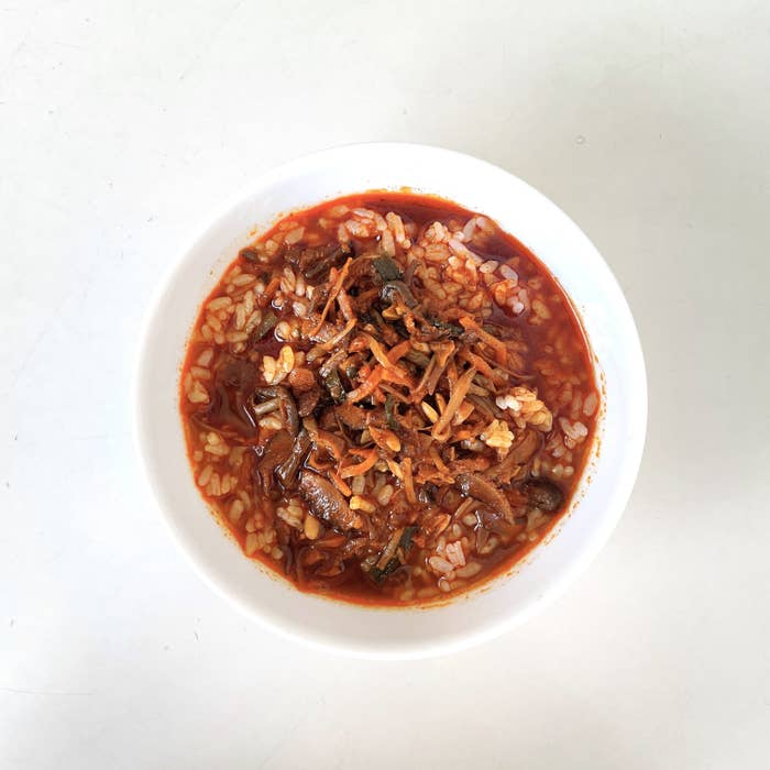 無印良品の手軽でおいしい「ごはんにかける ユッケジャン」