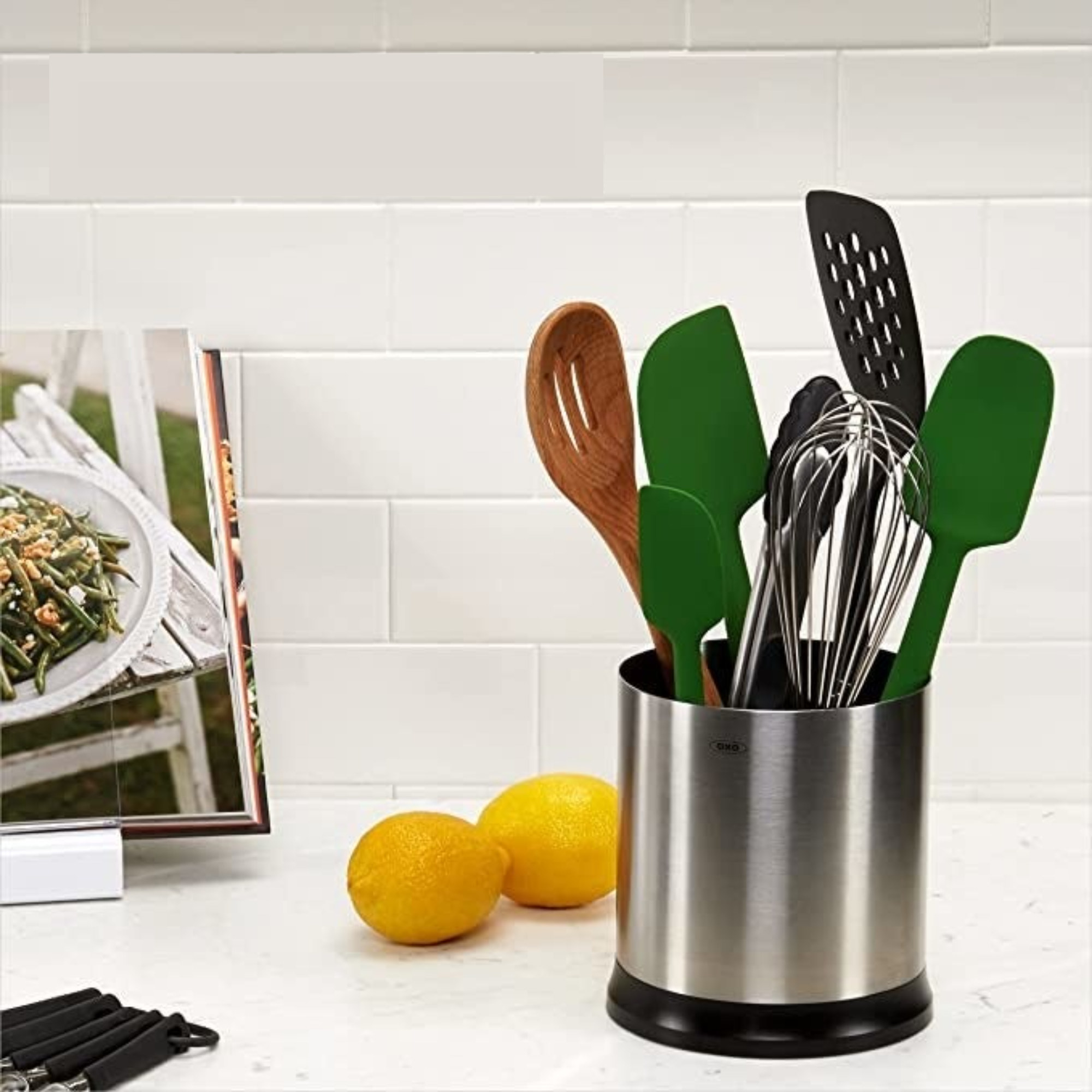 The utensil holder in stainless steel with a rubber bottom