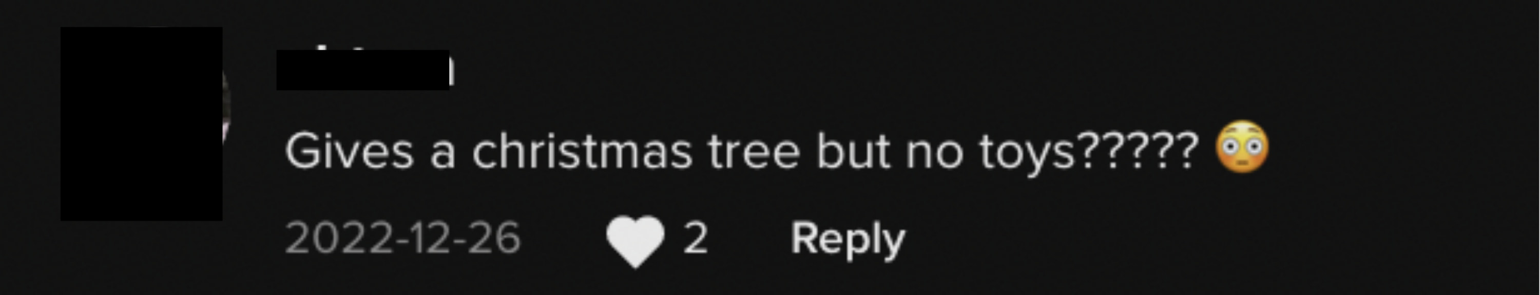 comments says gives a christmas tree but no toys?????