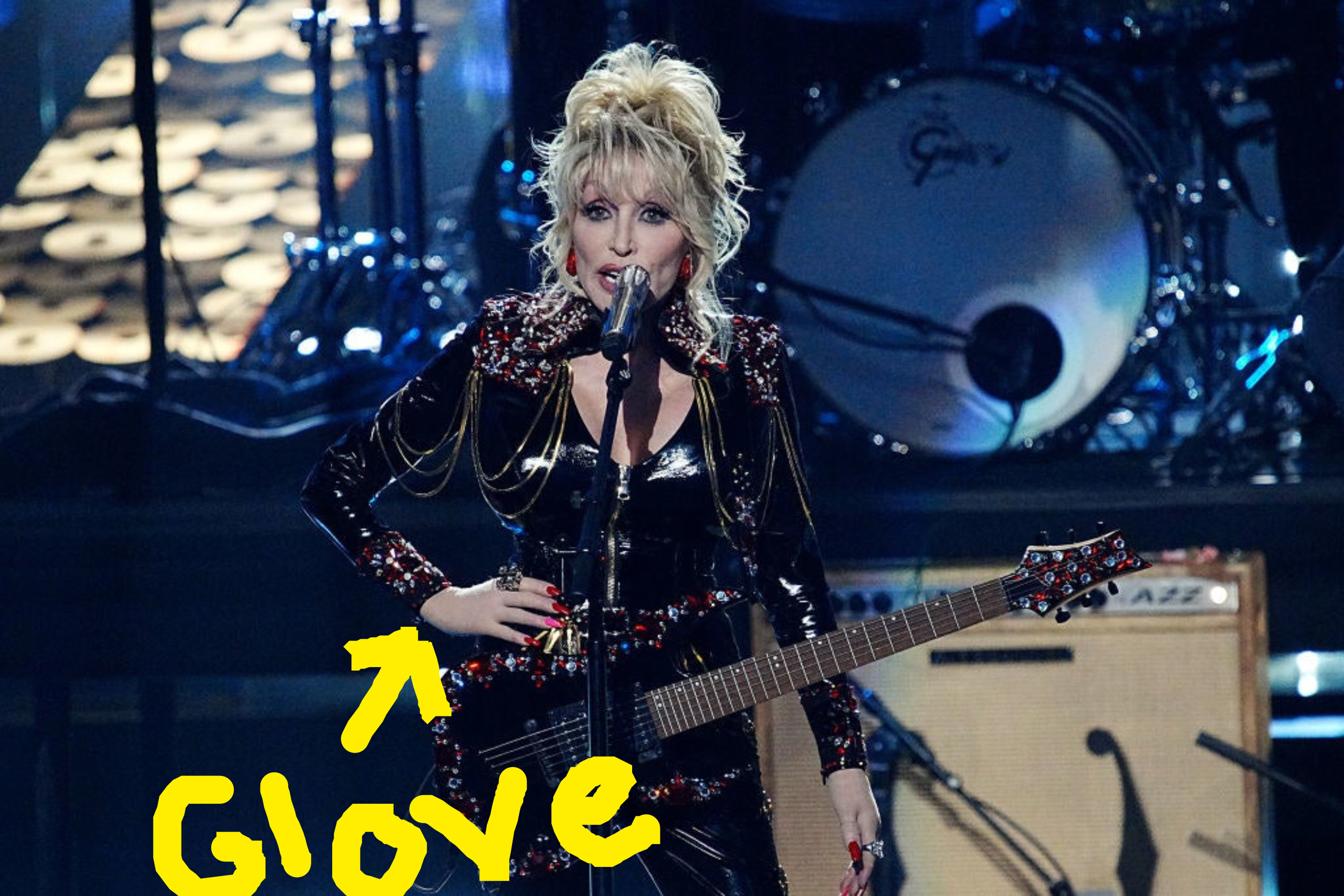 Dolly Parton Wears Gloves And People Just Realized It - 4