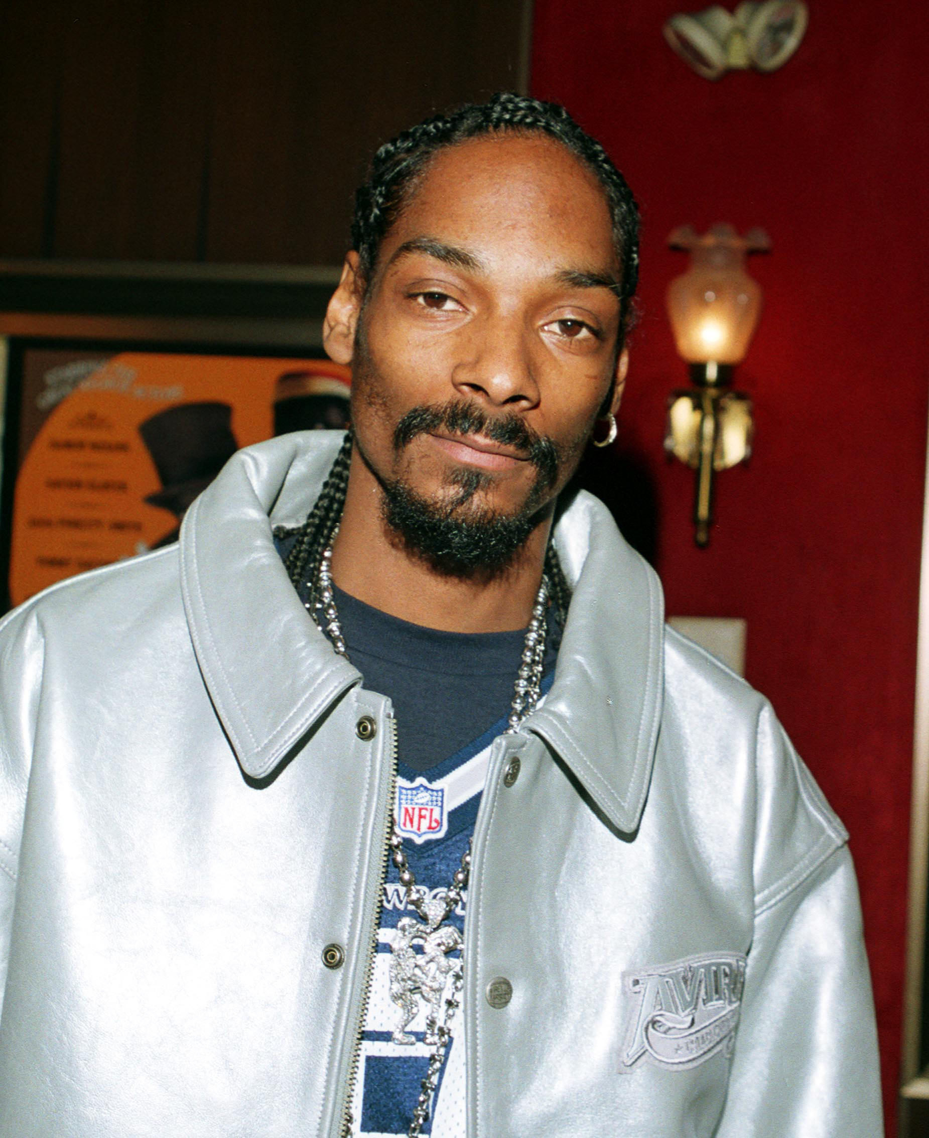 Snoop Dogg Says Dionne Warwick Confronted Him Over Misogynistic Lyrics –  Billboard