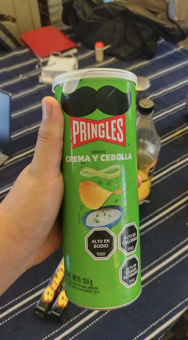 A Pringles can