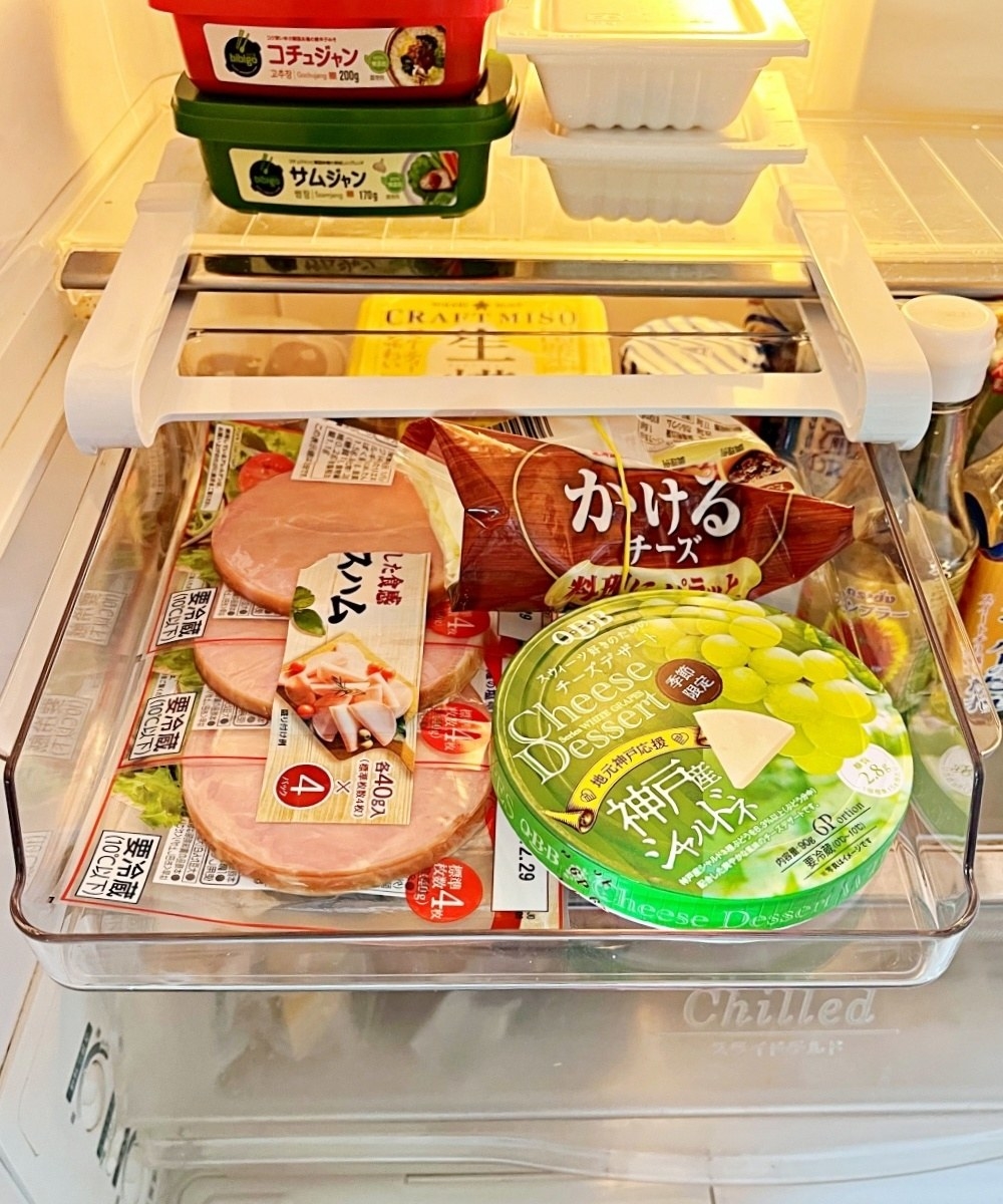 NITORI（ニトリ）のおすすめ便利グッズ「丈夫で割れにくい冷蔵庫棚下収納トレー（Nブラン M）」