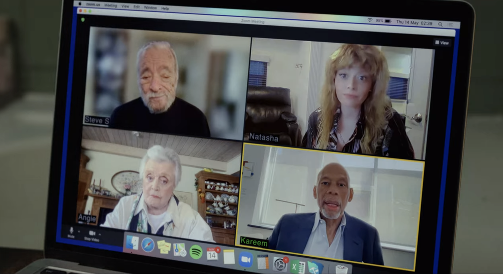 Here Are 19 Awesome Glass Onion Easter Eggs