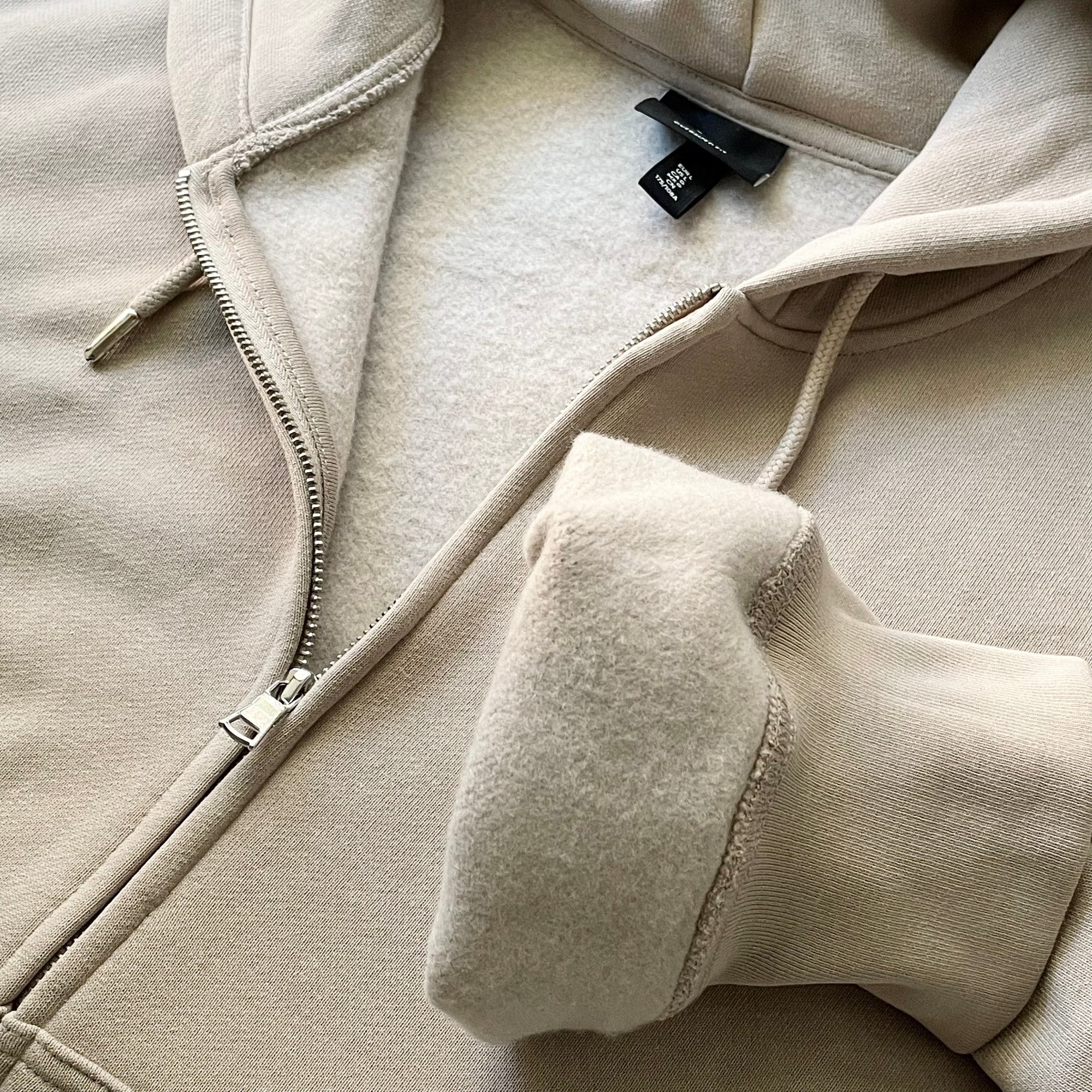 H&amp;amp;Mのおすすめのメンズアイテム「Oversized Fit Zip-through hoodie」