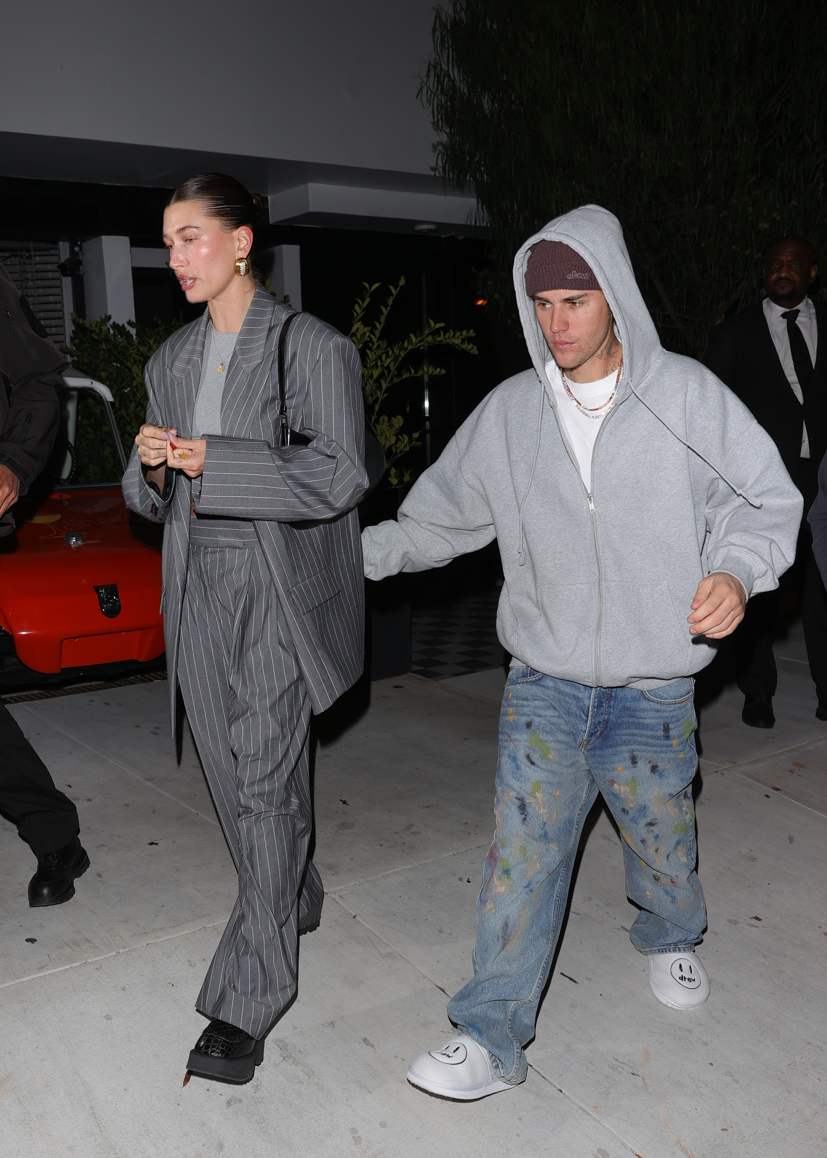 Justin Bieber wears crochet blanket to date night with Hailey