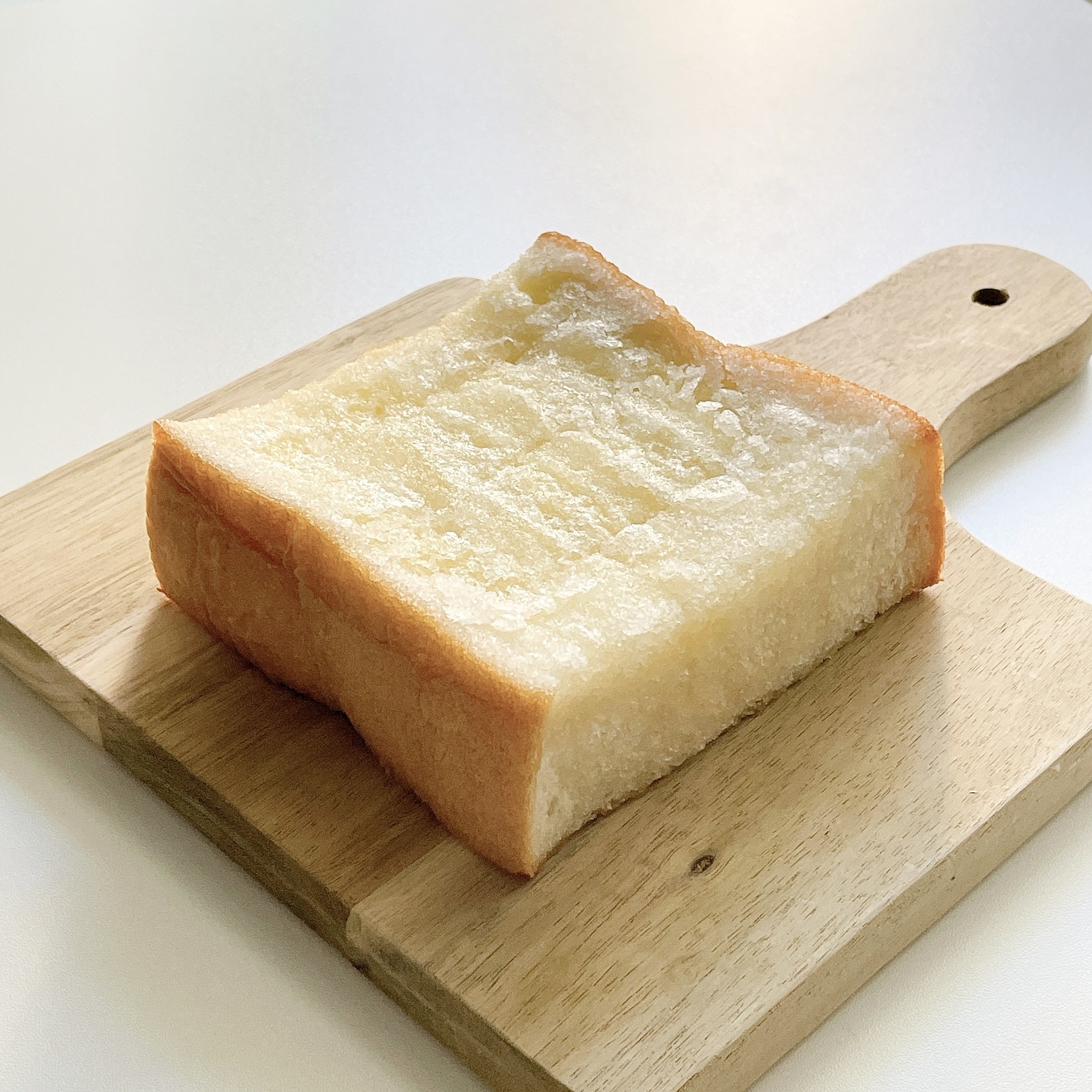 セブン-イレブンのおすすめのパン「7P 厚じゃりシュガートースト 1個入」