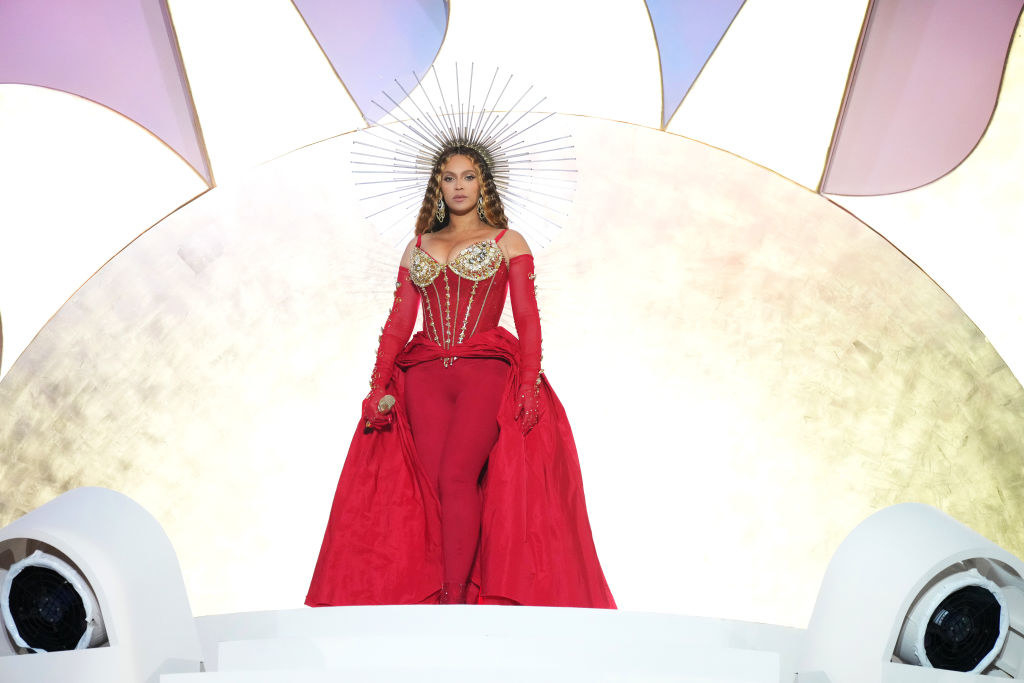 Beyonc  s Dubai Concert Reactions To Prepare For Renaissance - 69