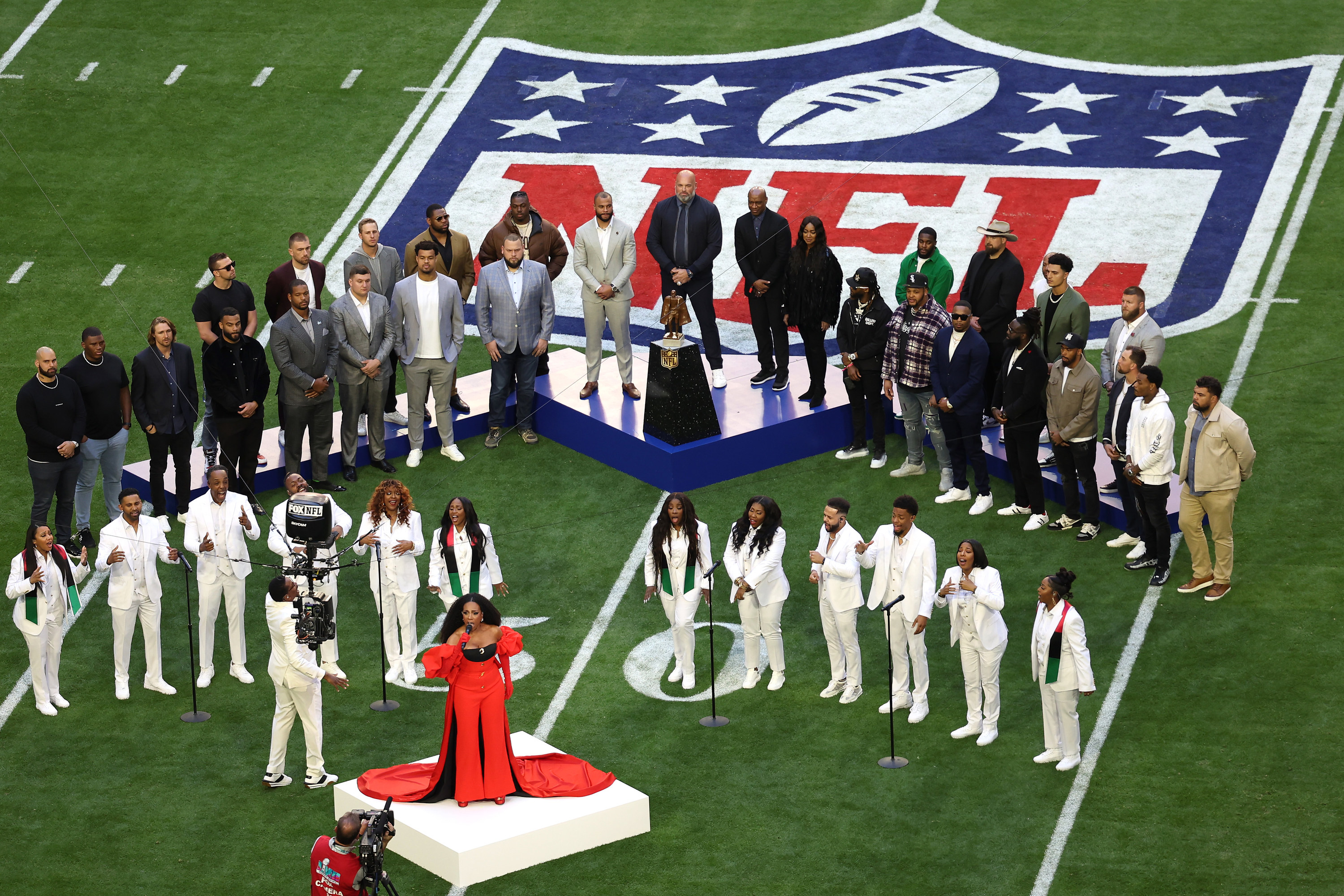 Sheryl Lee Ralph sings Lift Every Voice and Sing at Super Bowl