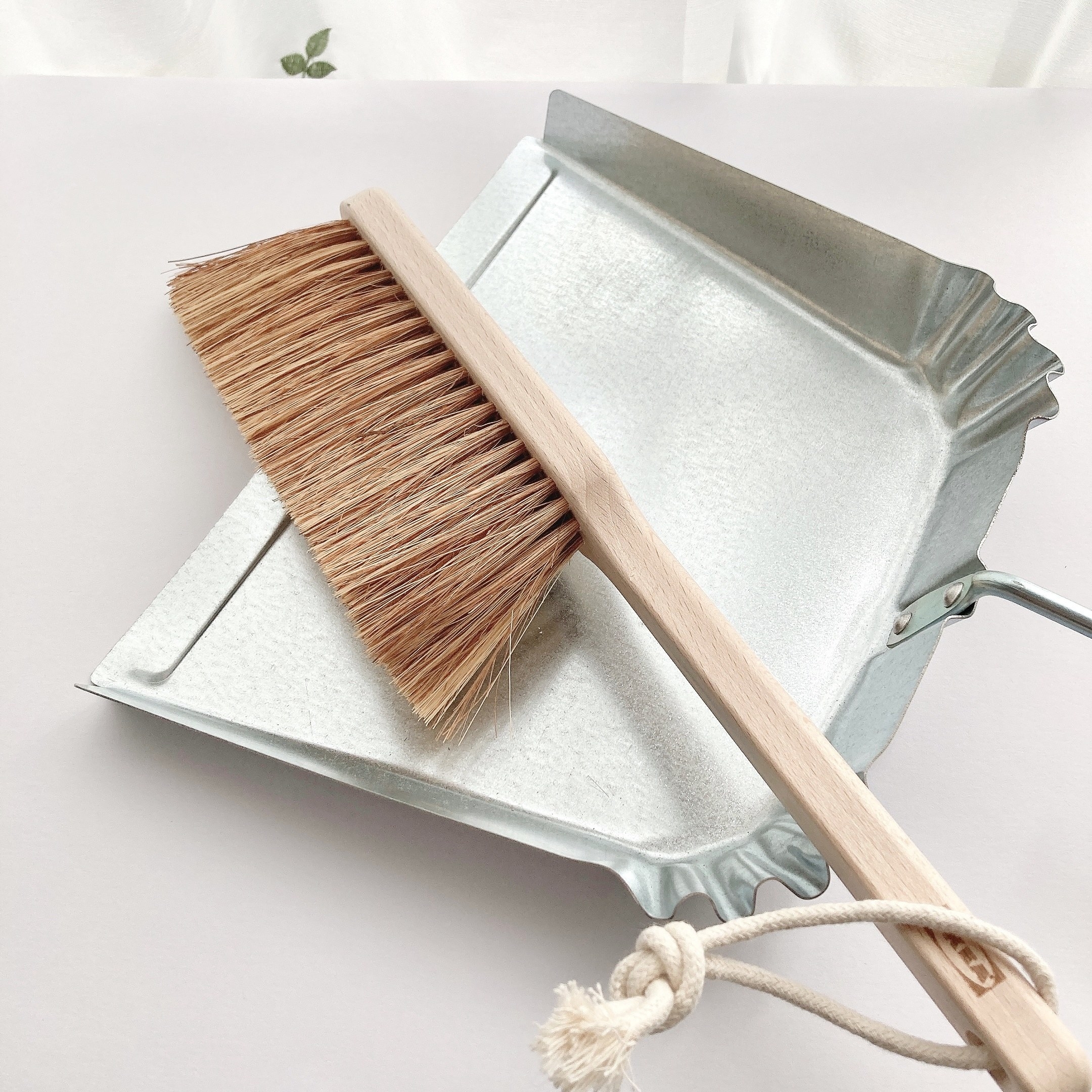 IKEA（イケア）のオススメの掃除グッズ「BORSTAD ボールスタード ほうき＆ちり取り」