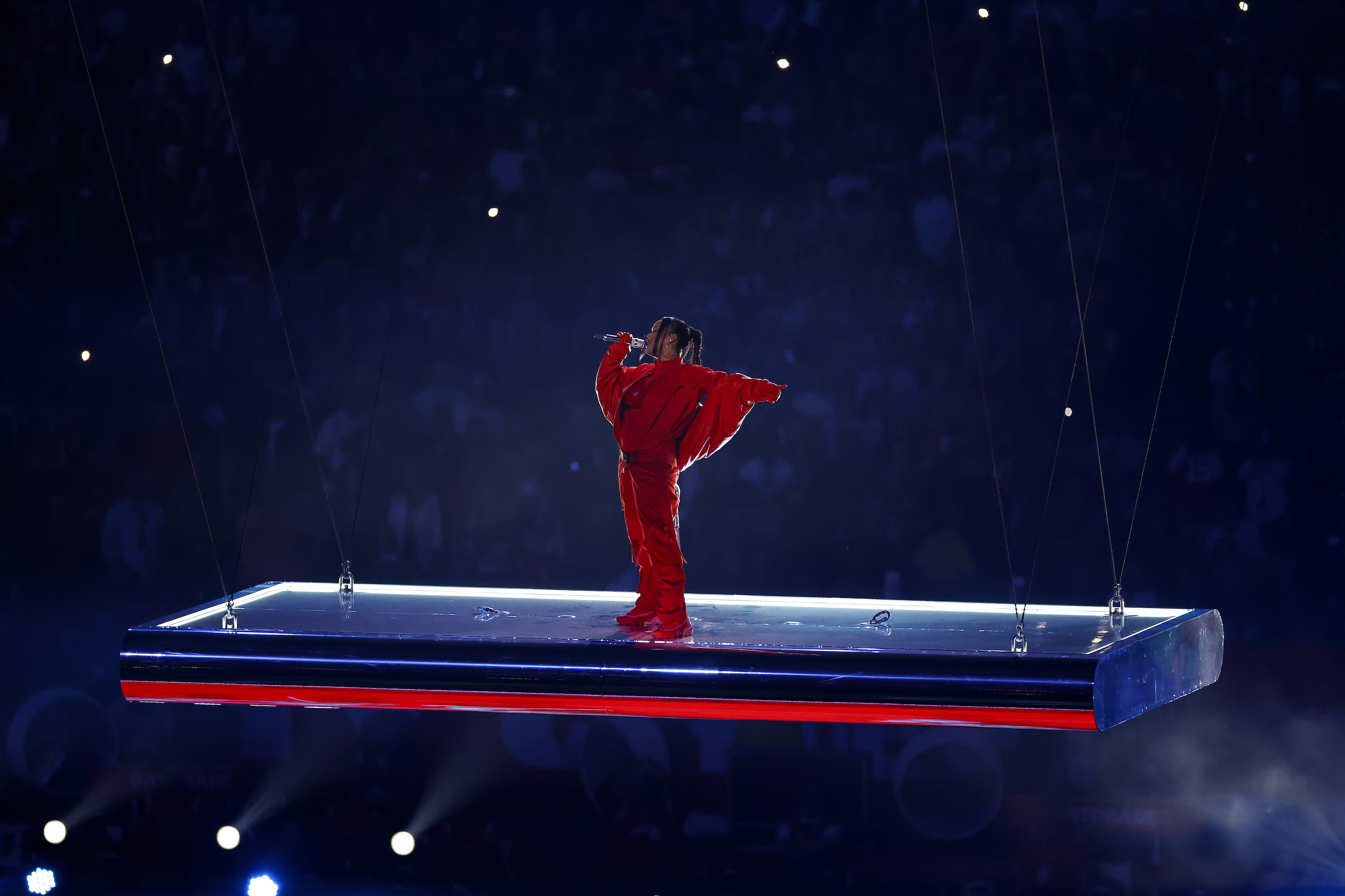 Celebs and Fans React to Pregnant Rihanna's High-Flying Super Bowl Halftime  Performance