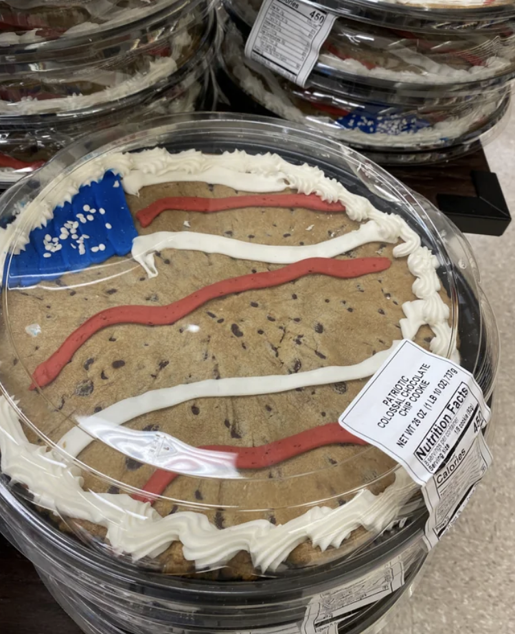 A cookie cake