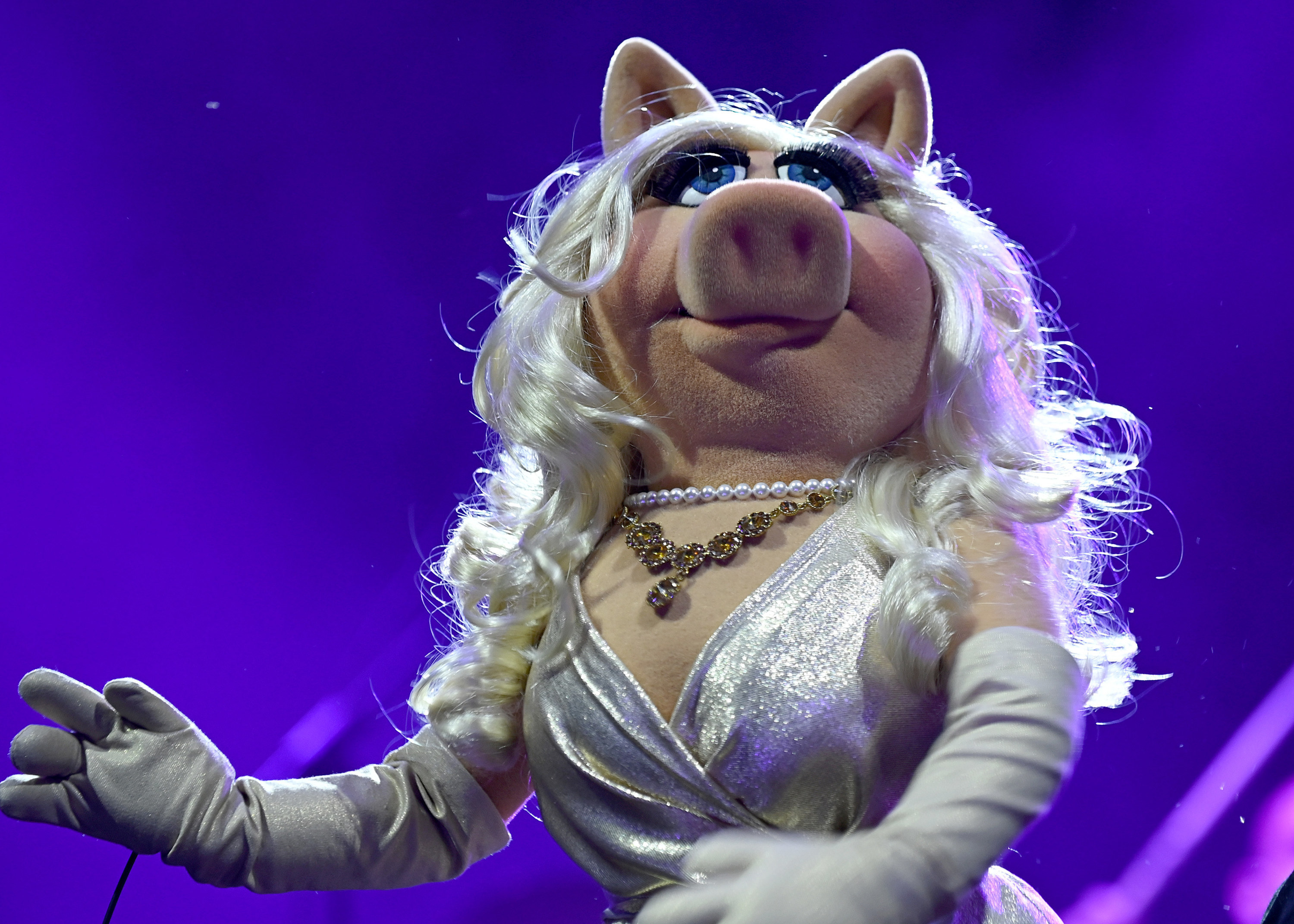 Miss Piggy performs onstage