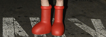 The viral red boots everyone is talking about: 'Cartoon boots for