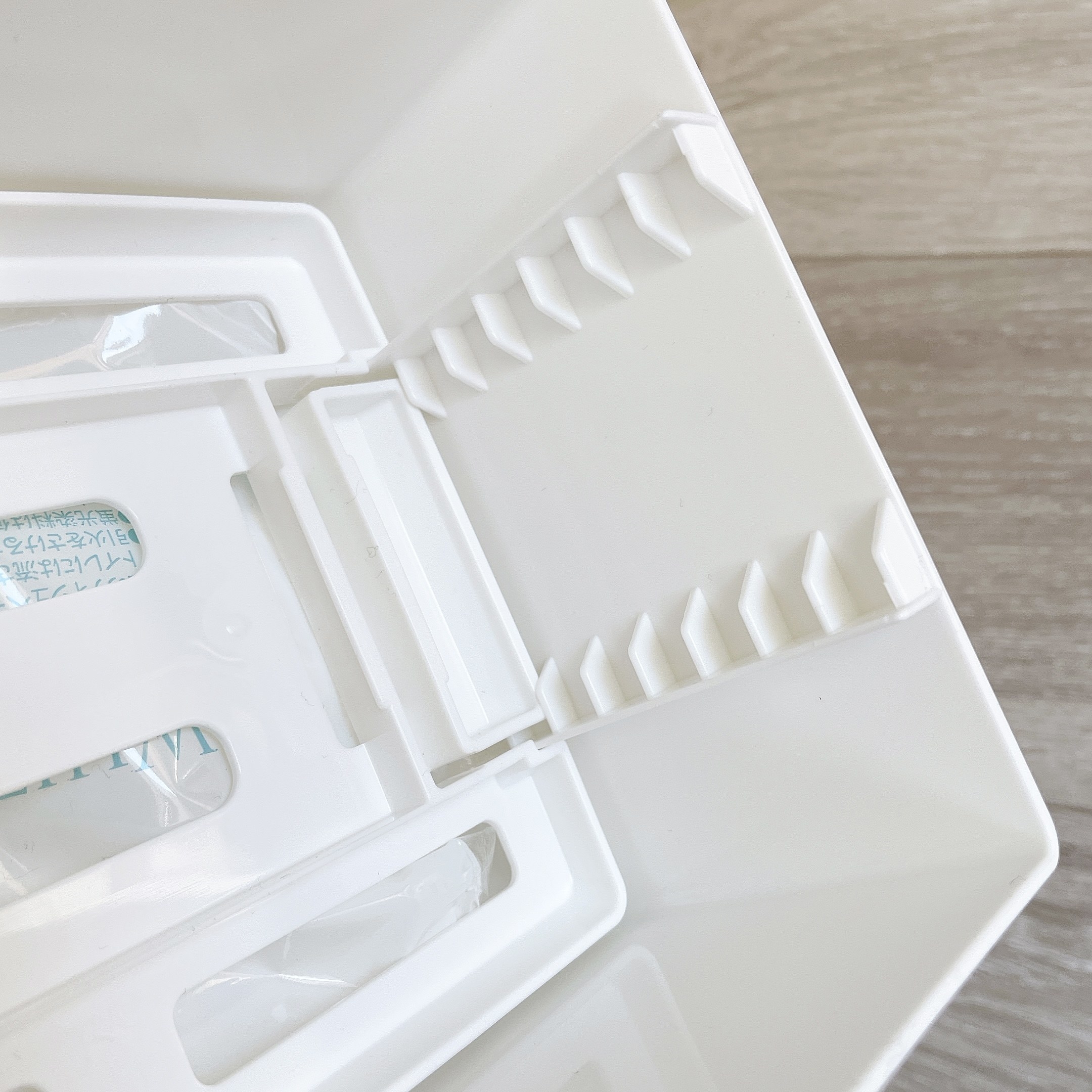 CAINZ(カインズ)のおすすめの便利グッズ「最後までしっかり使えるソフトパックティシューケース ホワイト」