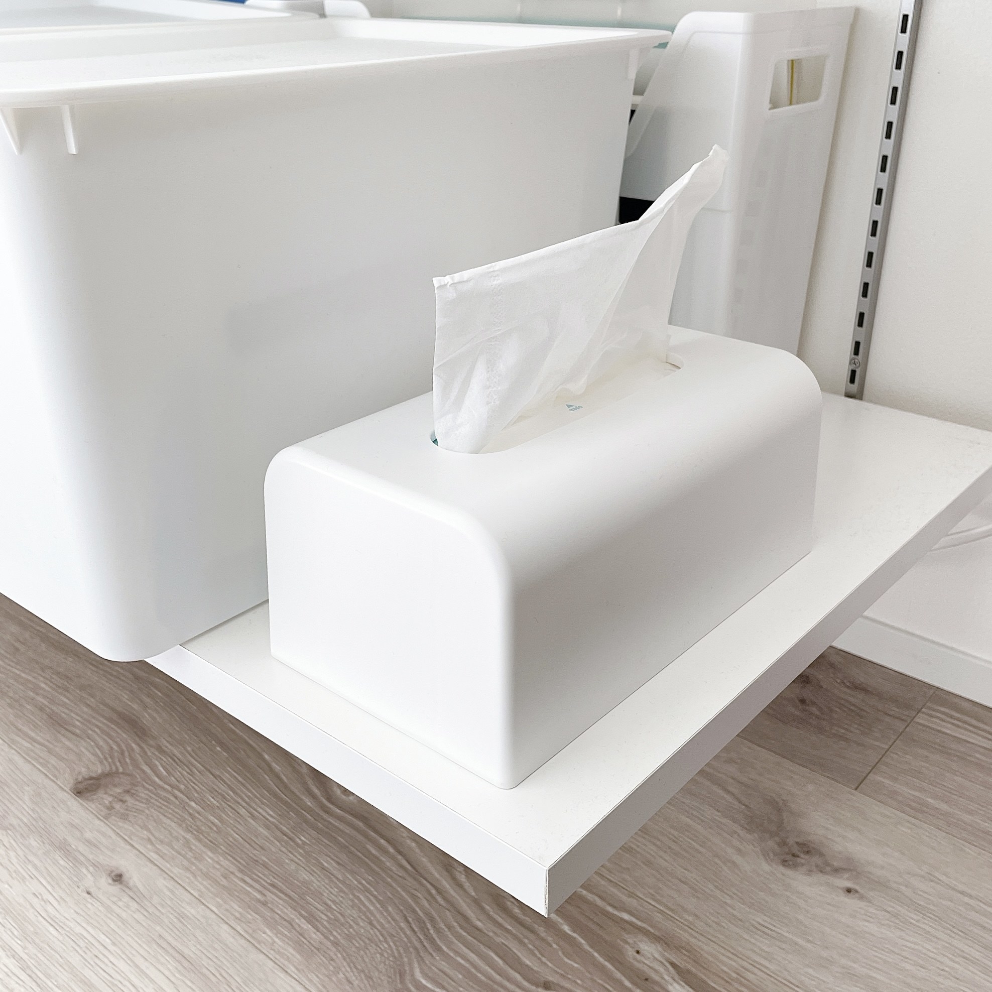 CAINZ(カインズ)のおすすめの便利グッズ「最後までしっかり使えるソフトパックティシューケース ホワイト」