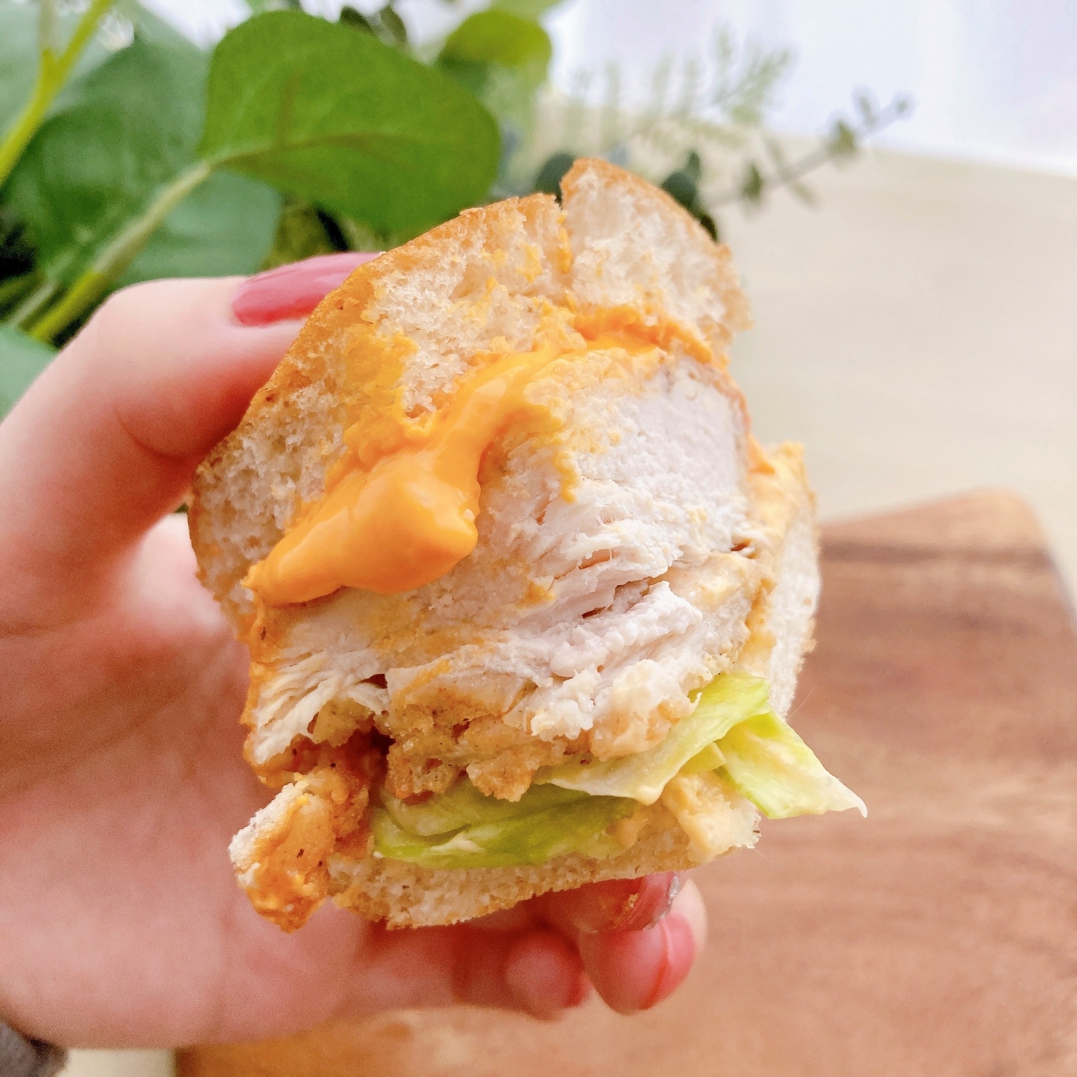 ケンタッキー・フライド・チキン（KFC）のオススメの数量限定メニュー「チーズにおぼれるフィレバーガー」