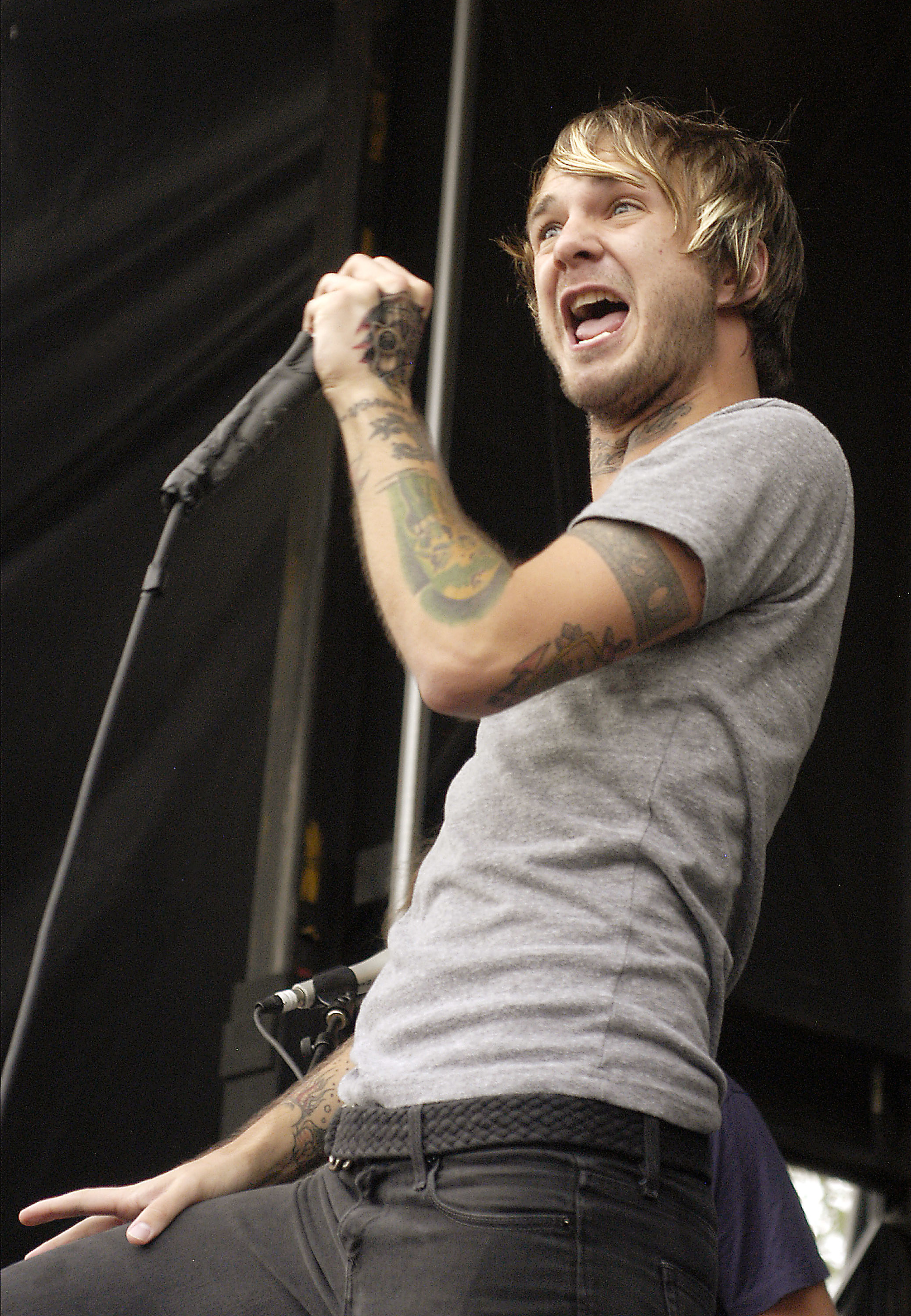 Craig Owens performing in 2008