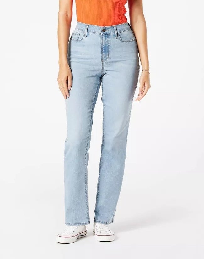 model wearing the light blue straight leg levi's jeans