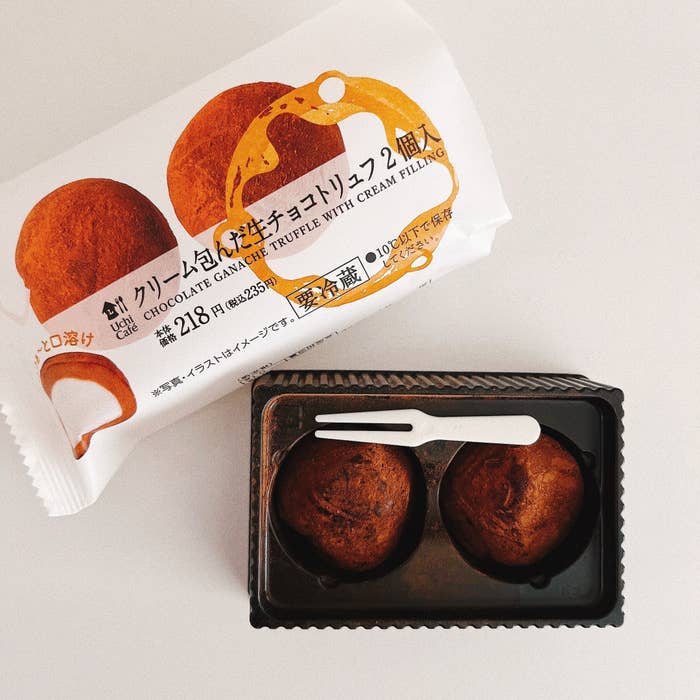 LAWSON(ローソン)の「クリーム包んだ生チョコトリュフ 2個入」