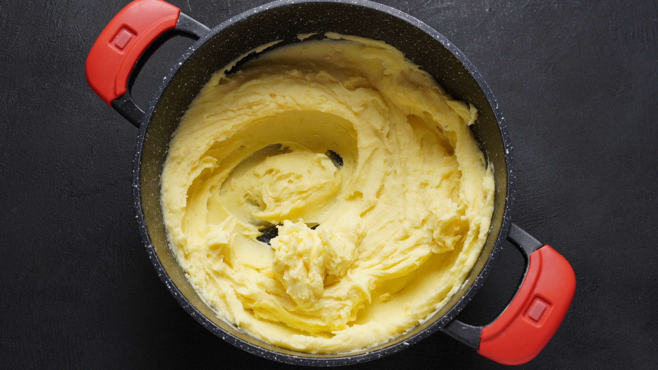 A pot of creamy mashed potatoes.