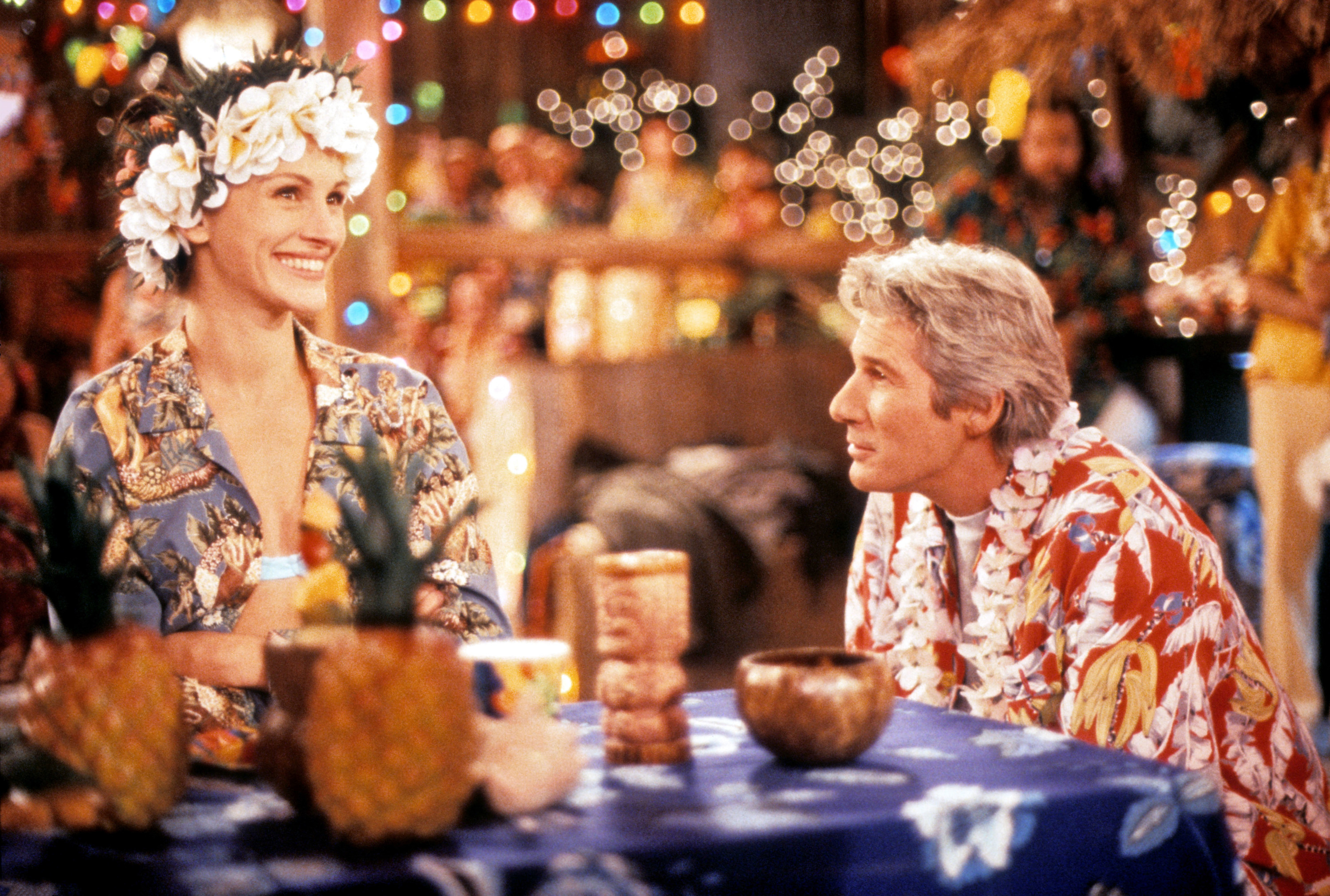 Julia Roberts and Richard Gere stay at a Hawaiian restaurant