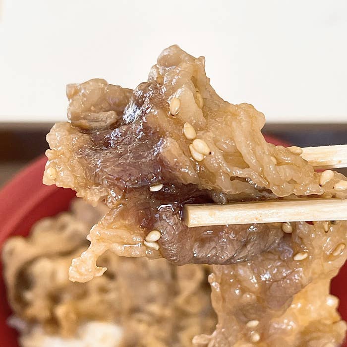 すき家のおすすめのメニュー「牛カルビ丼」