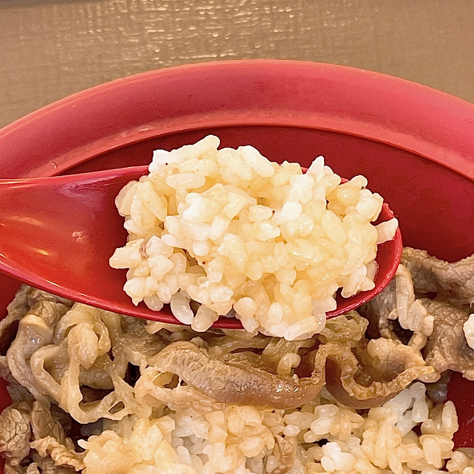 すき家のおすすめのメニュー「牛カルビ丼」