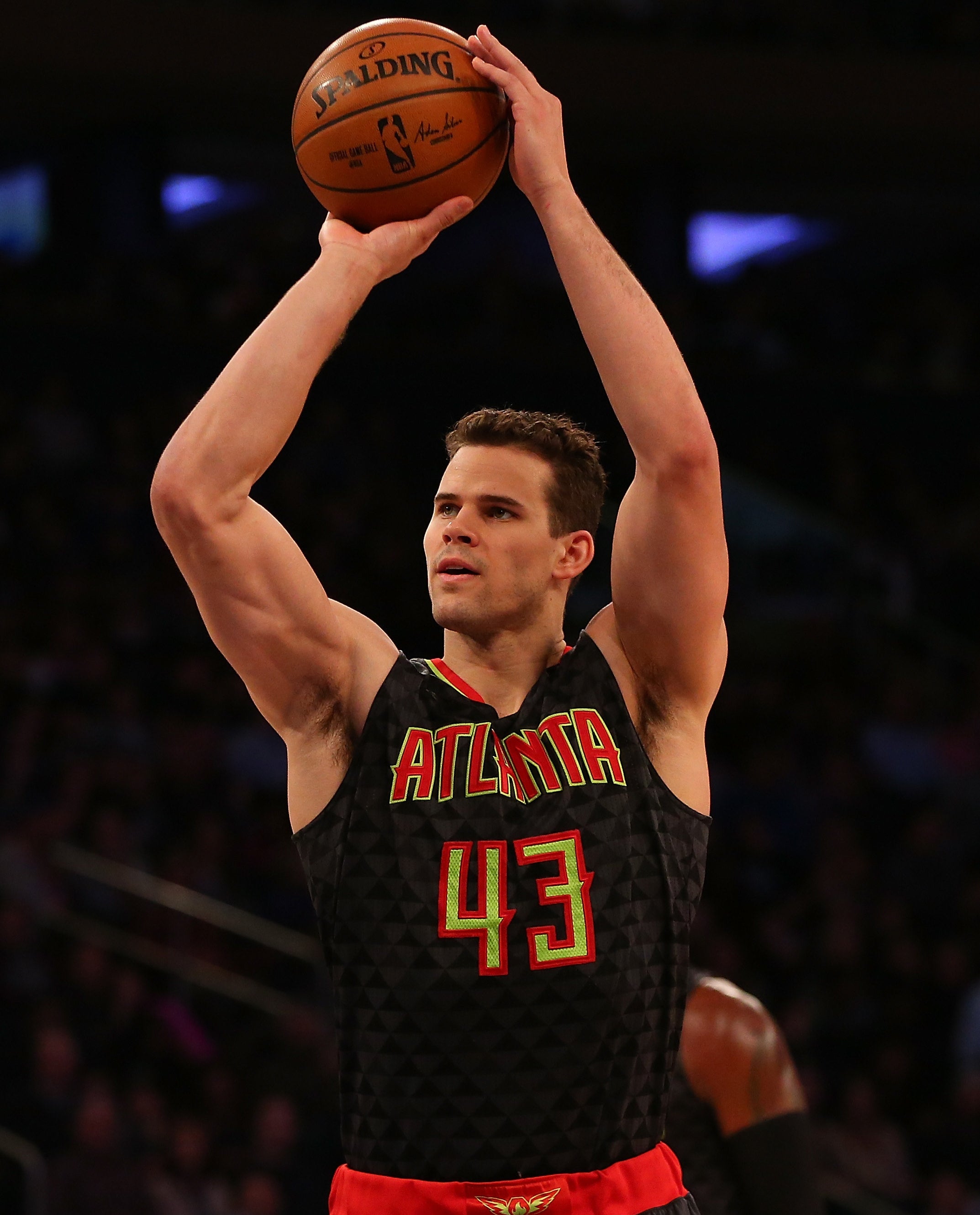 Kris Humphries #43 of the Atlanta Hawks in action against the New York Knicks at Madison Square Garden on January 16, 2017 in New York City