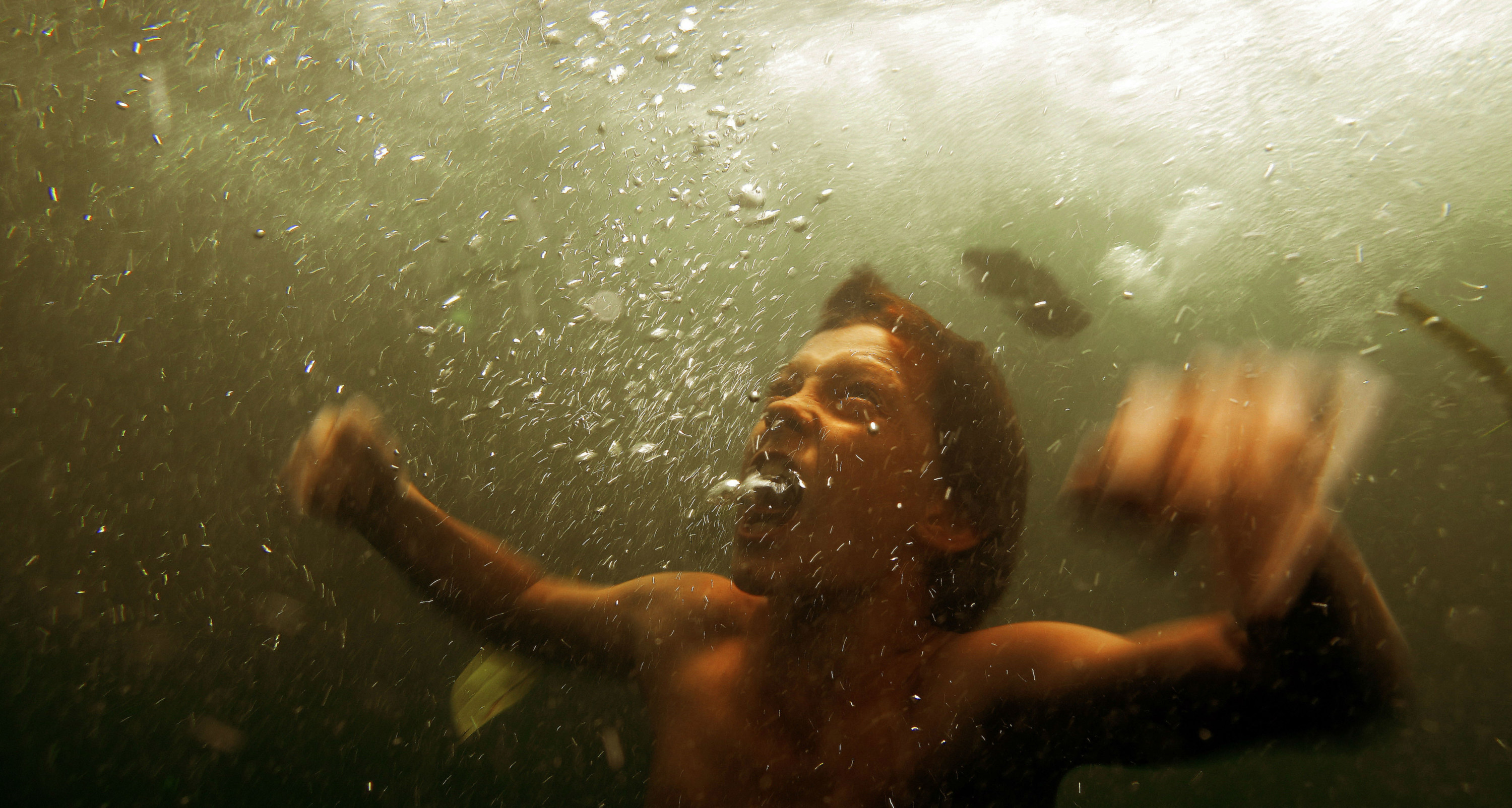 A child screams underwater