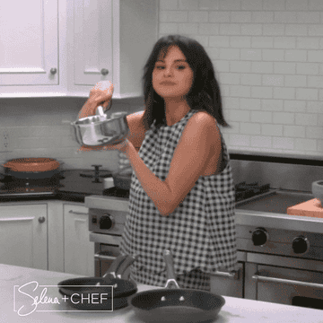 Selena Gomez showing off a pot