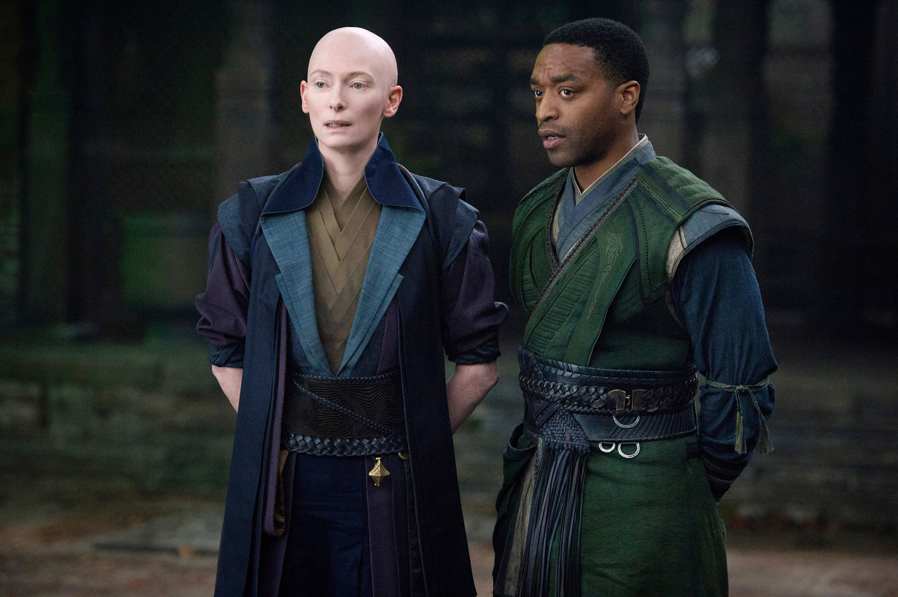 Tilda Swinton and Chiwetel Ejiofor in Doctor Strange