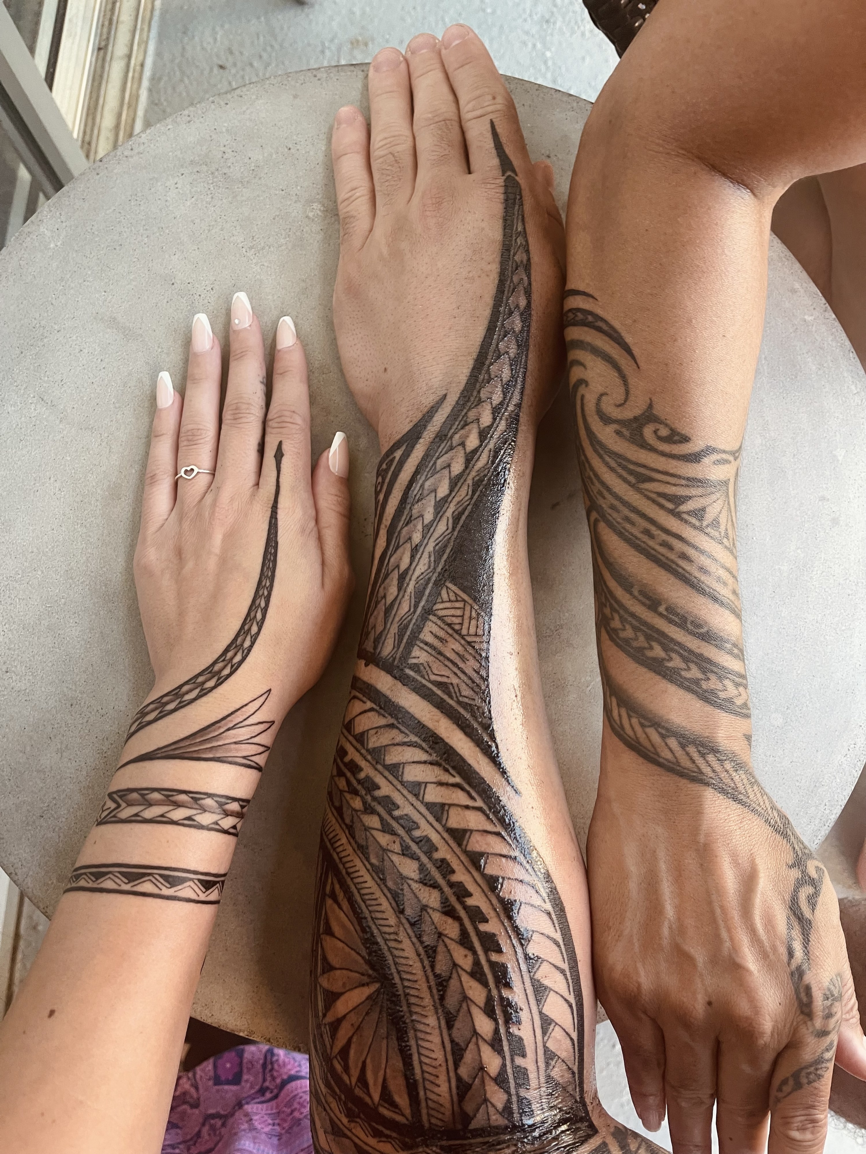 tattoosbyzayfemalehiptothighpiecepolynesiantribal