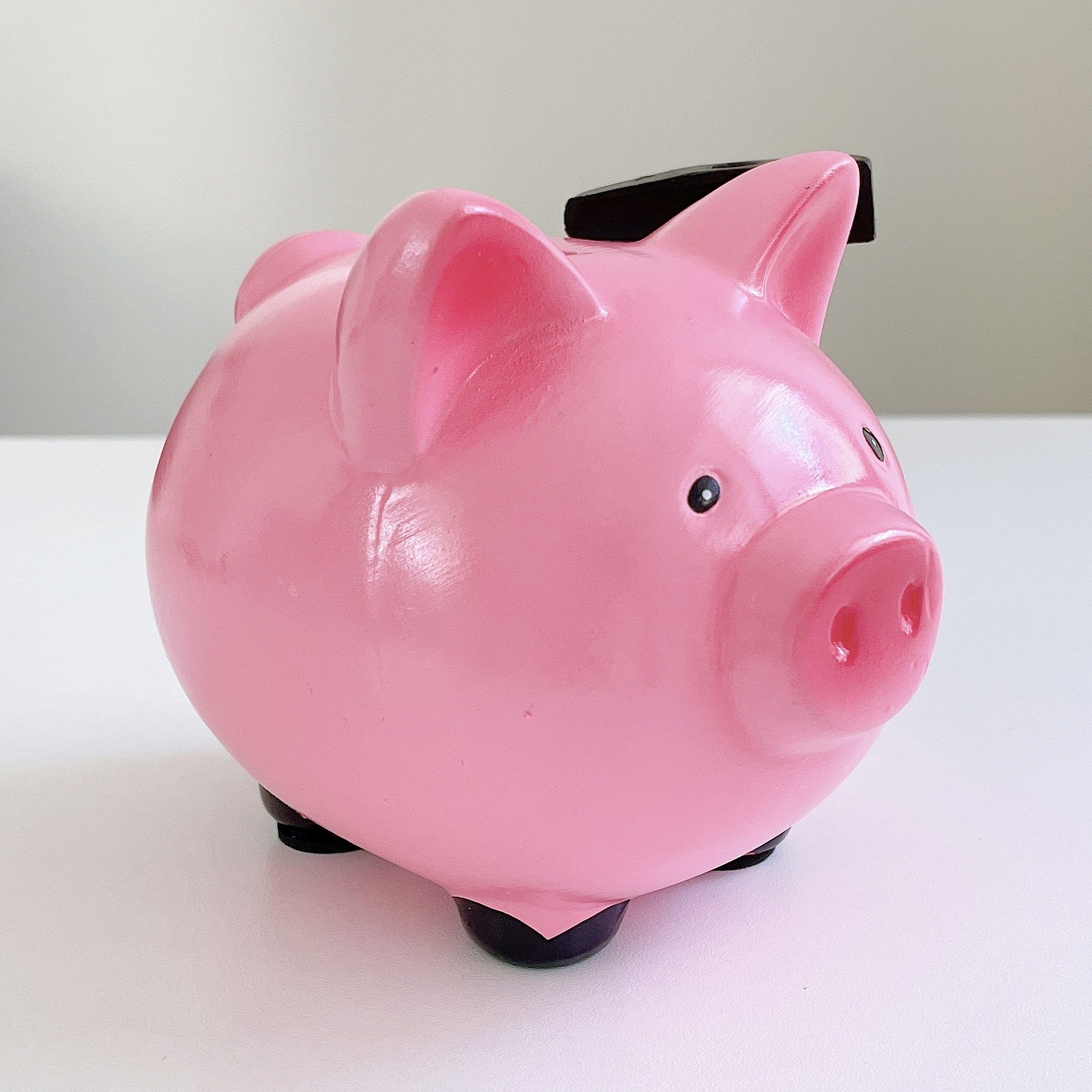 Flying Tiger（フライングタイガー）のオススメのおもしろグッズ「ブタの貯金箱＆ハンマー」