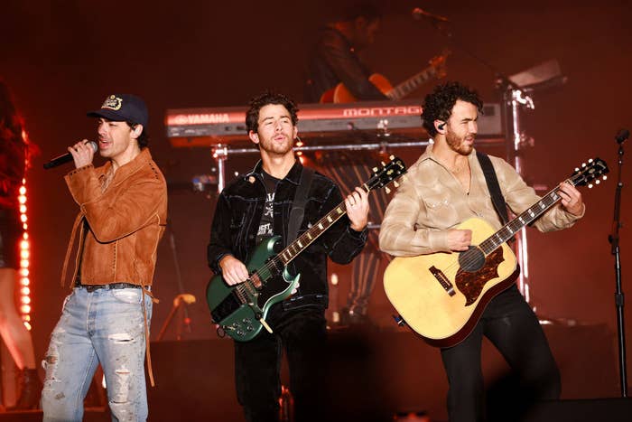 the jonas brothers performing at at and t playoff playlist live in 2023