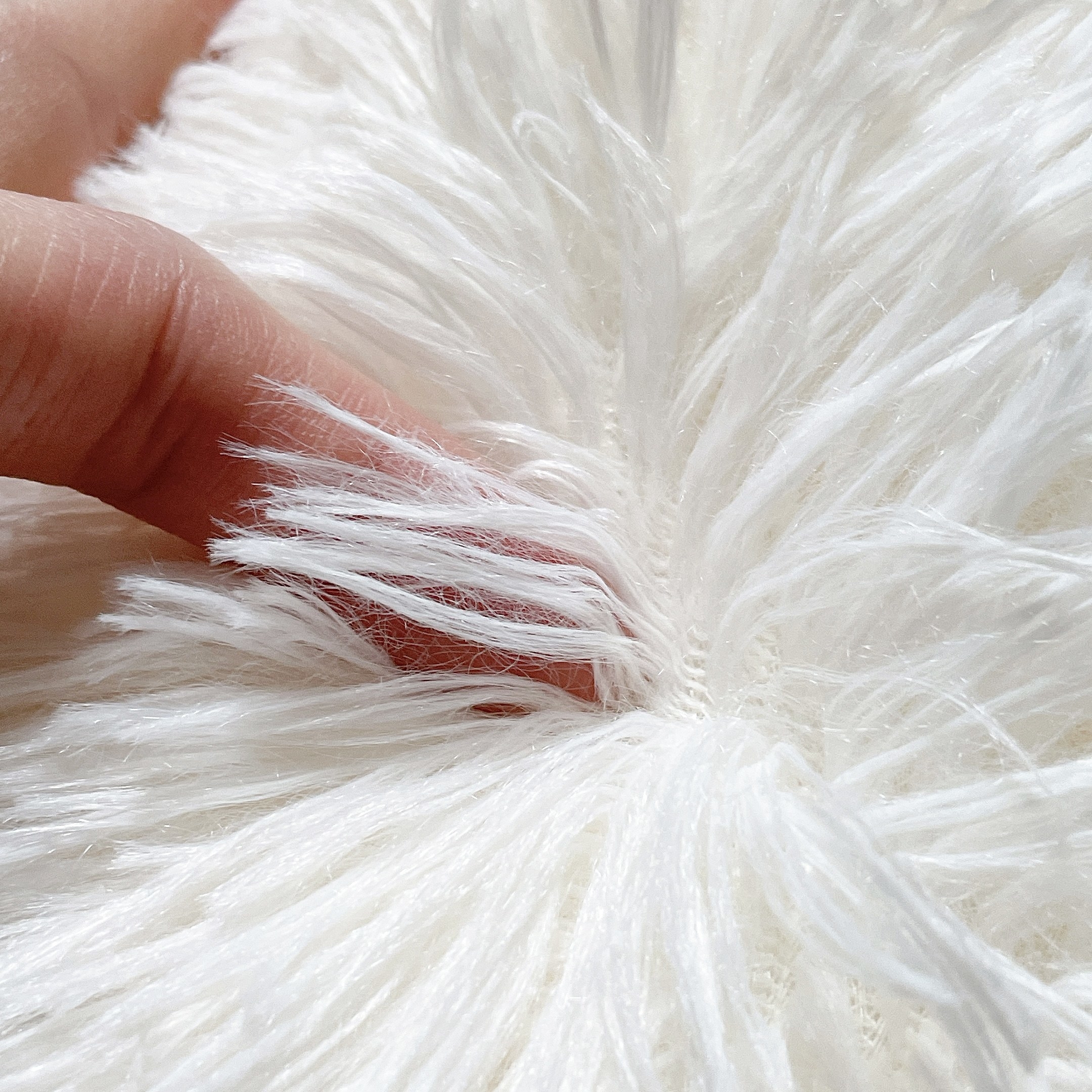 NITORI(ニトリ)のおすすめのアイテム「モチモチクッション(ロングファー O IV)」