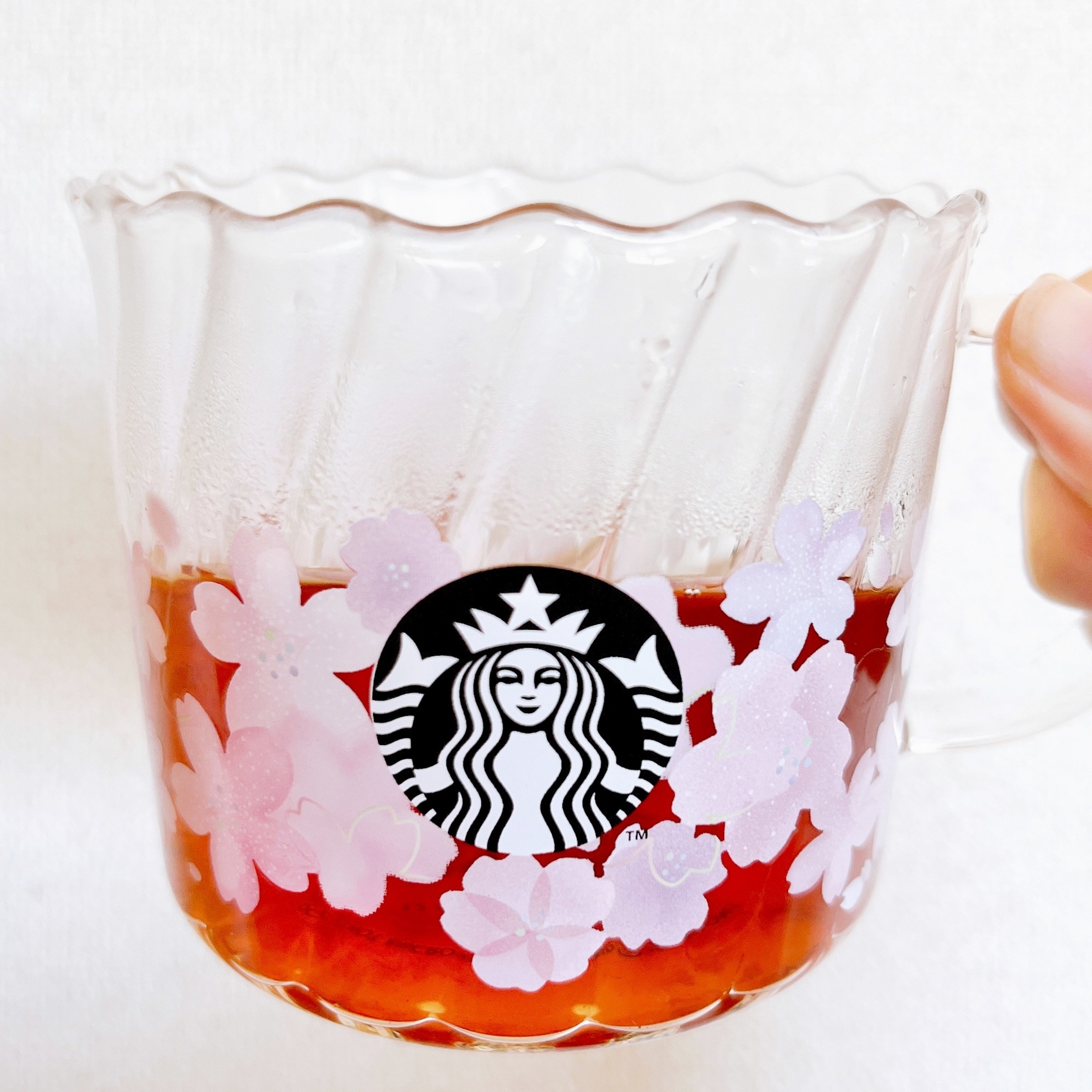 Starbucks Coffee（スターバックスコーヒー）のおすすめグッズ「SAKURA2023耐熱グラスマグツイストライン」