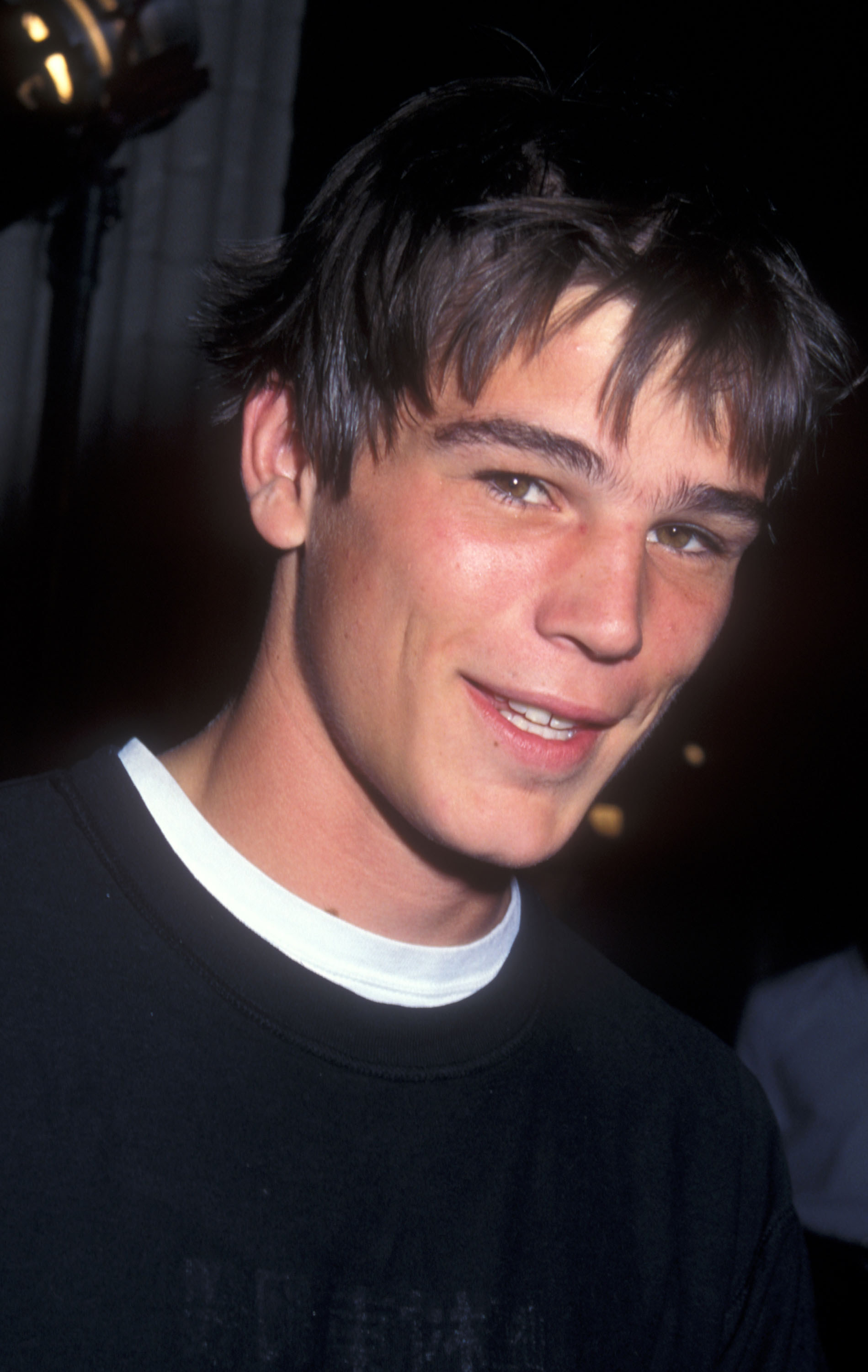 josh hartnett at the gattaca premiere in 1997