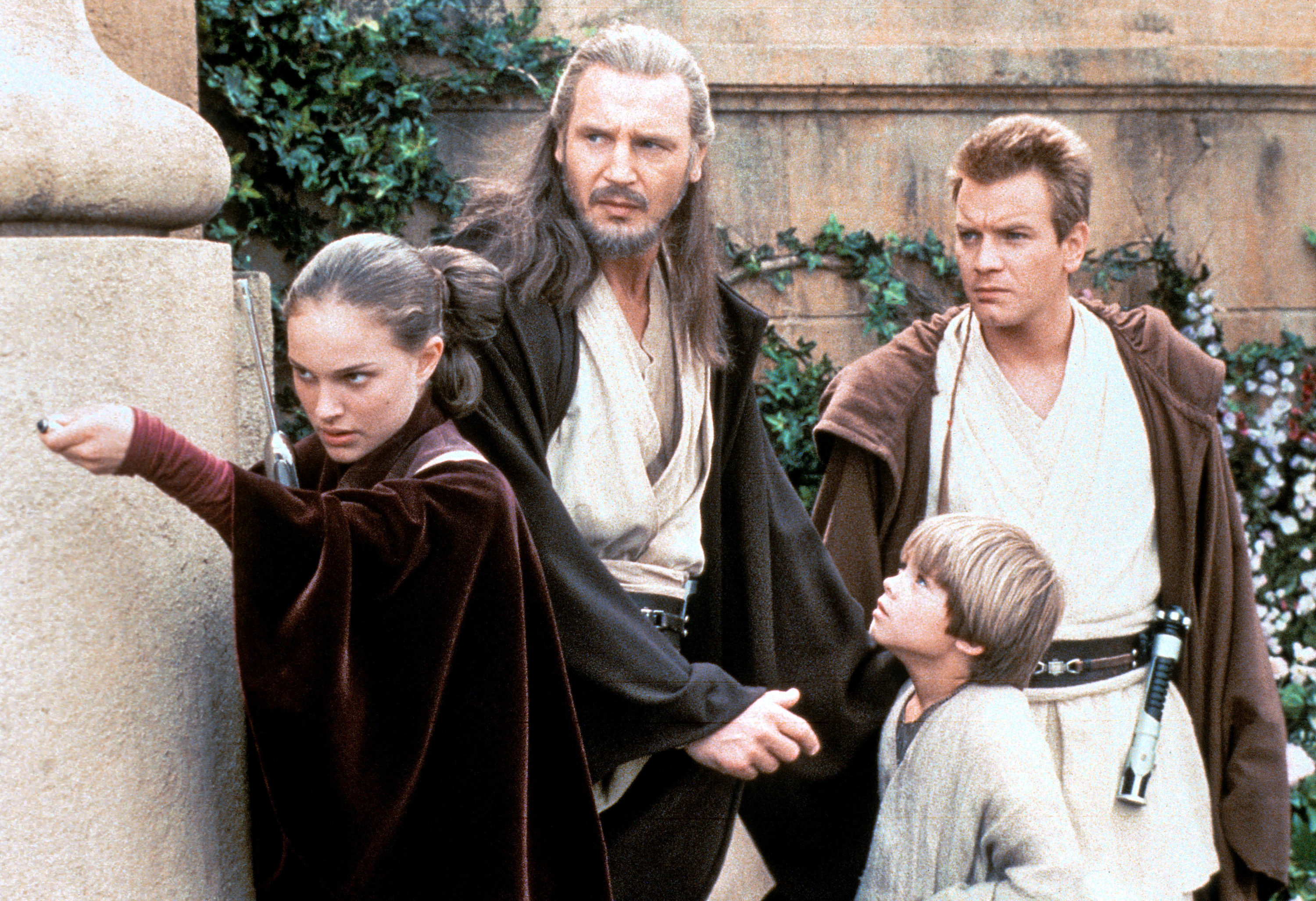 Natalie Portman, Liam Neeson, Jake Lloyd, and Ewan McGregor in Star Wars: Episode I – The Phantom Menace
