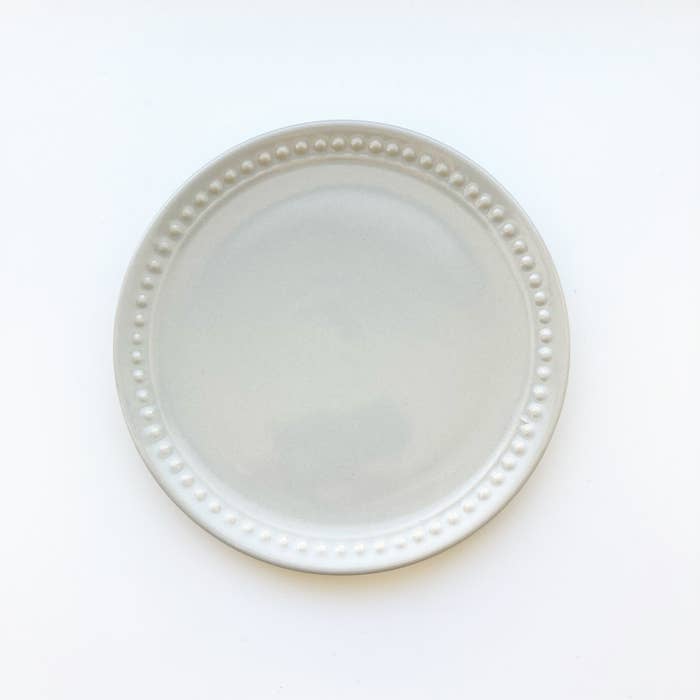 DAISO（ダイソー）の高見えプレート「丸皿（L +N、約14.5cm）」