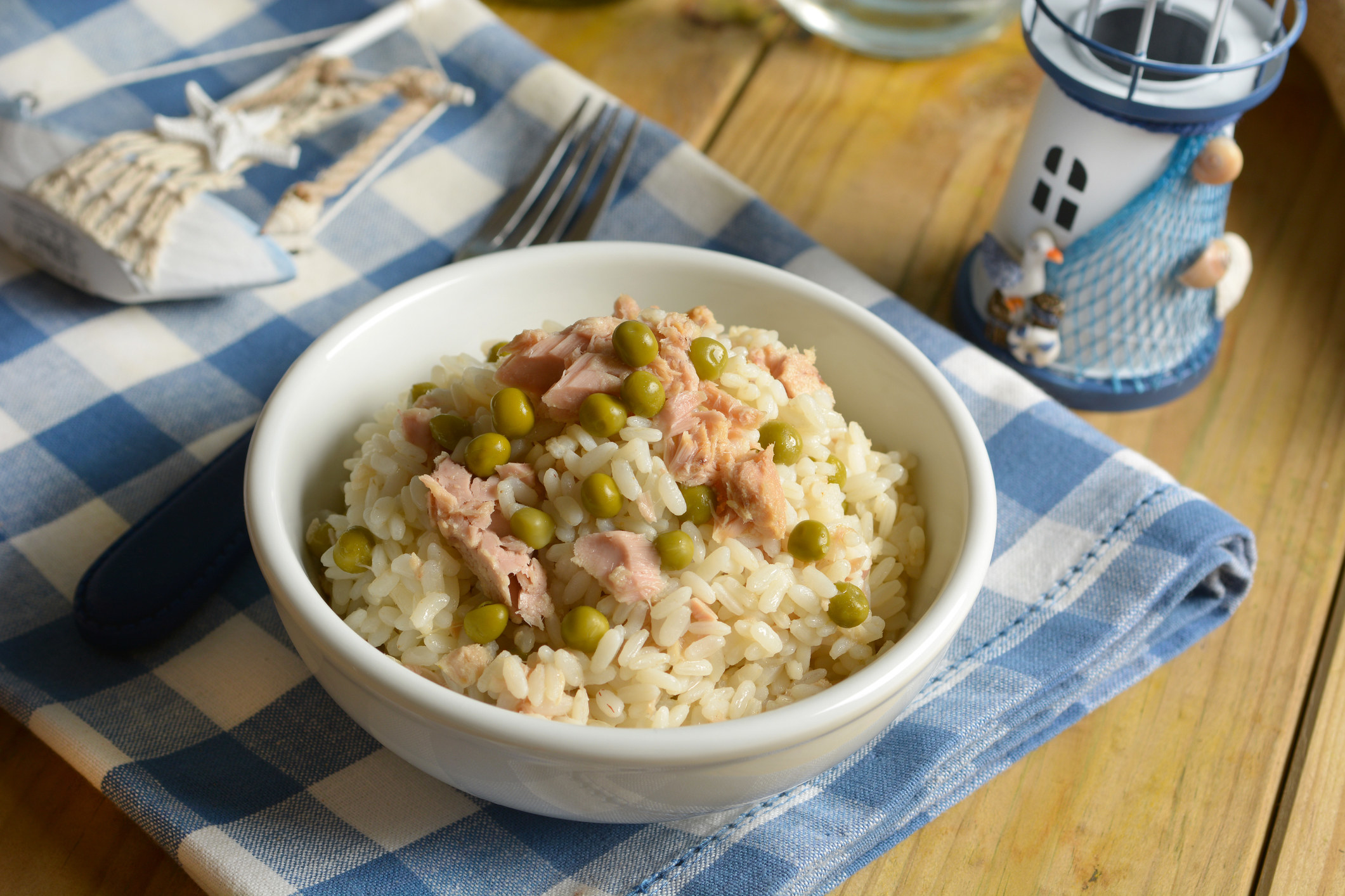 Rice with peas and tuna