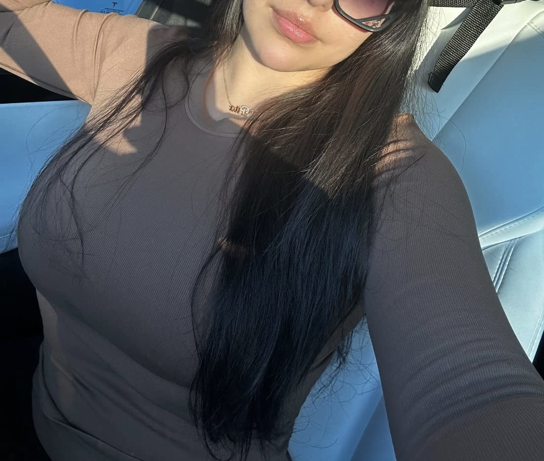 Another reviewer wearing the long sleeve