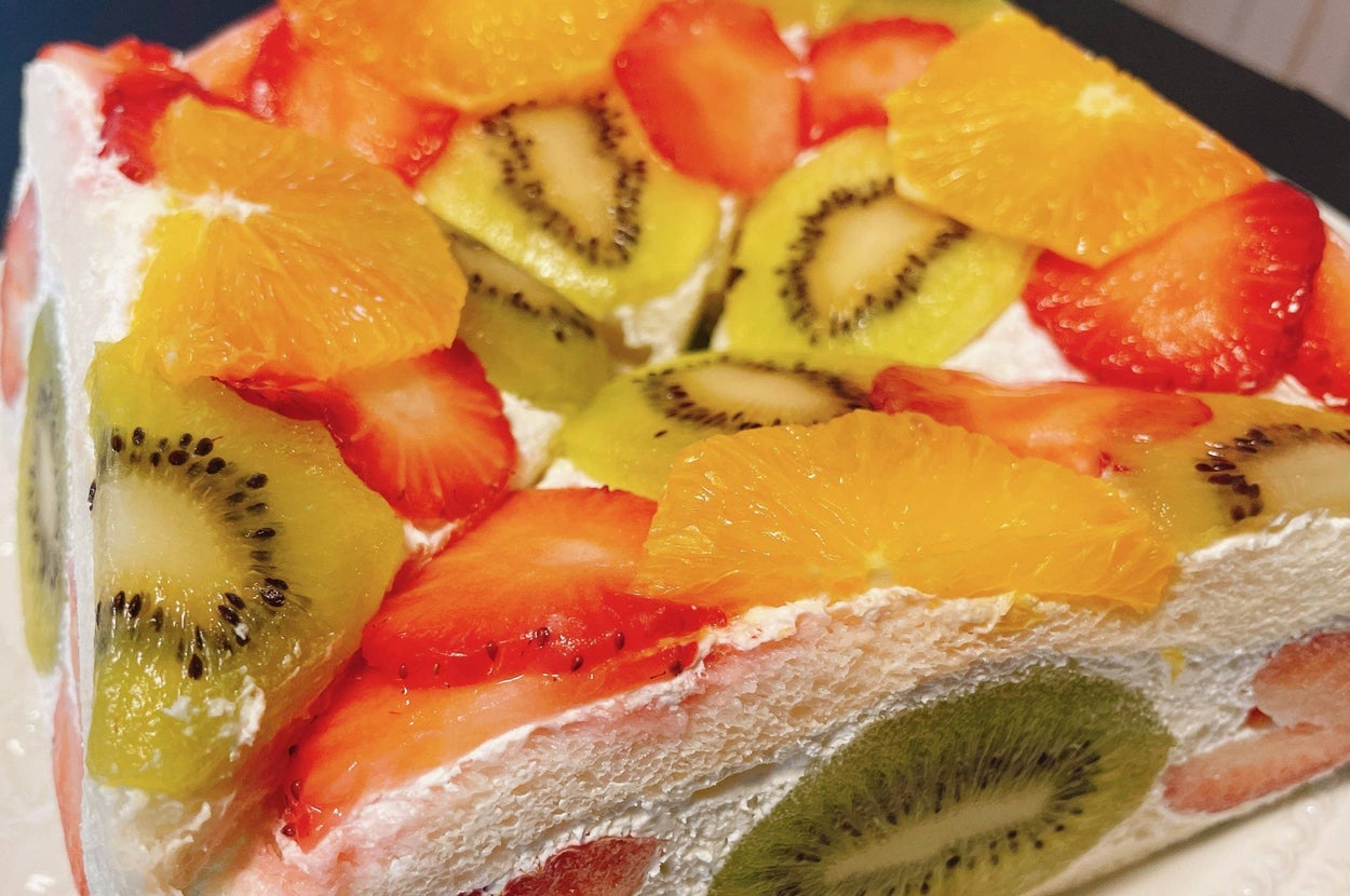 映えすぎるフルーツサンド、シェア会しよう