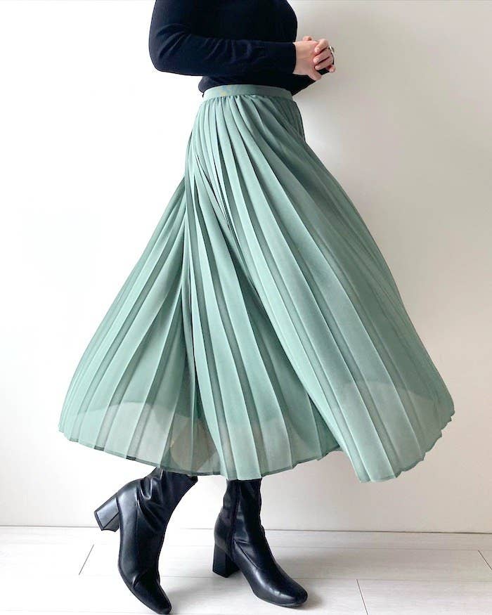 UNIQLO（ユニクロ）のオススメスカート「シフォンプリーツスカート（丈標準78～82cm）」コーディネート
