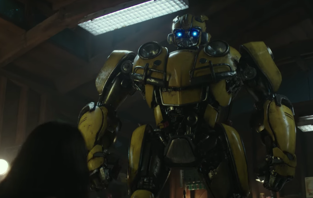 Hailee Steinfeld Meets Bumblebee in First Trailer for 'Transformers