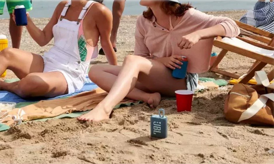 The speaker in use at the beach