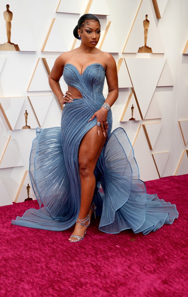 Cardi B Grammy Blue Dress Cardi B Dons Indian Designer Gaurav Gupta's Gown At Grammy Awards Cardi B Grammy Blue Dress Cardi B Dons Indian Designer Gaurav Gupta's Gown At Grammy Awards